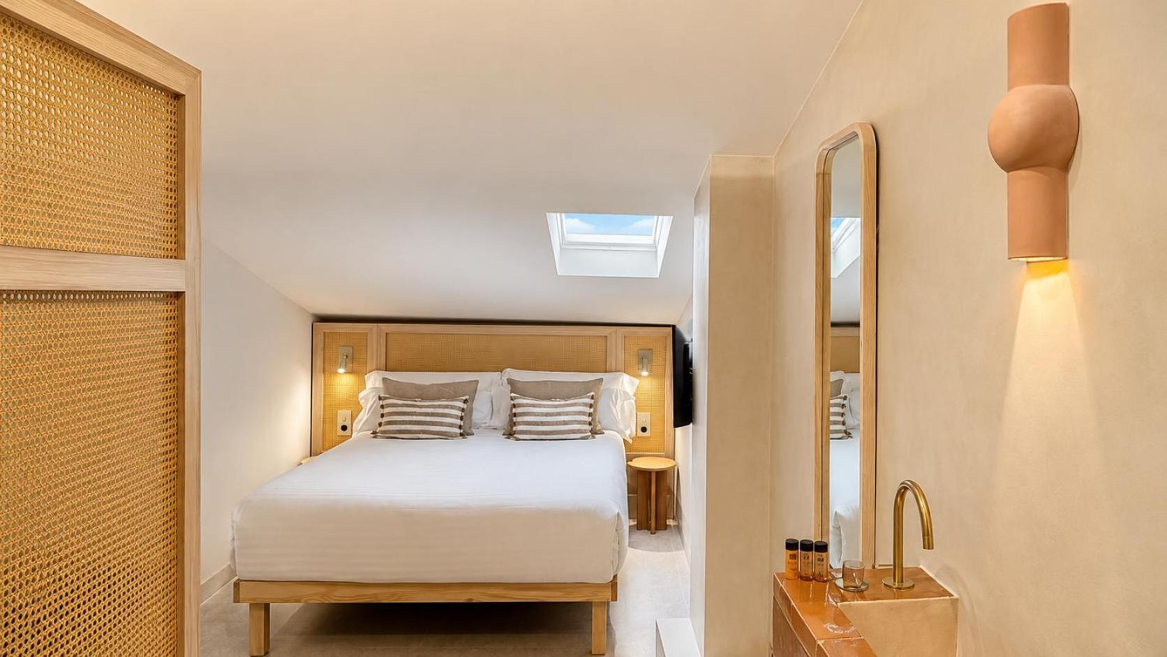 Standard Double Room dormed window