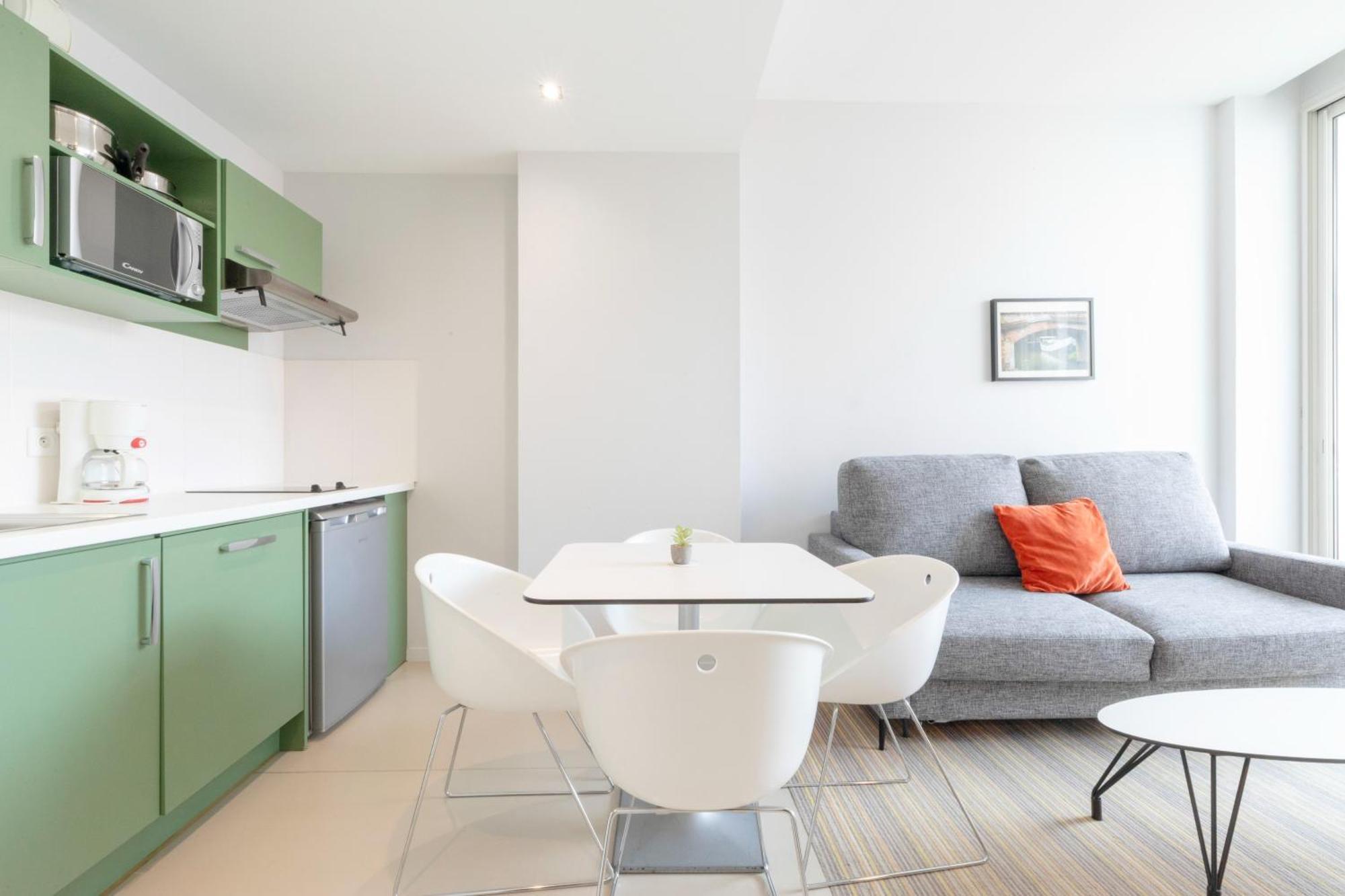One-Bedroom Apartment