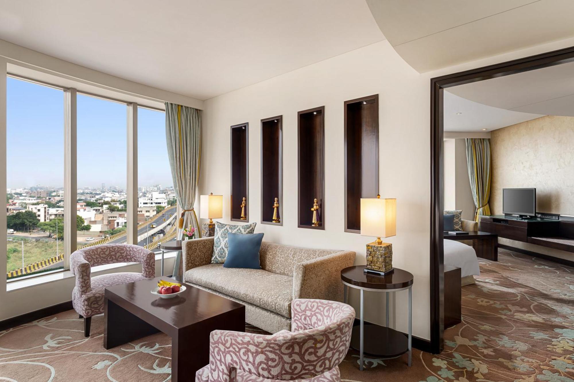 Deluxe Twin Room Terrace Lounge Access