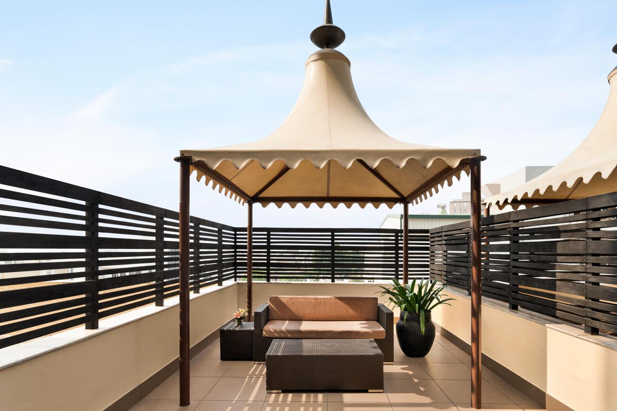 Deluxe Twin Room Terrace Lounge Access
