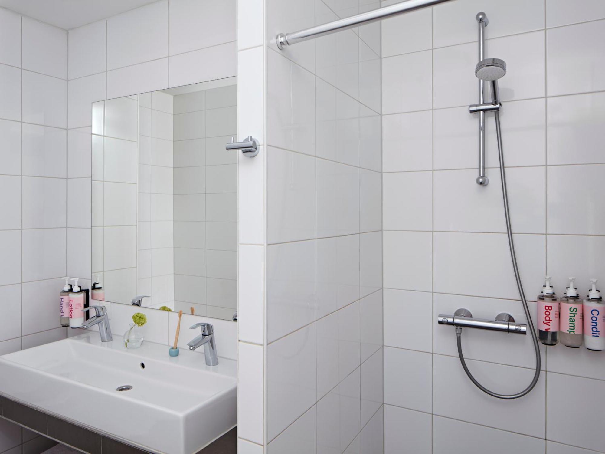 Large 2 Bedroom Apartment