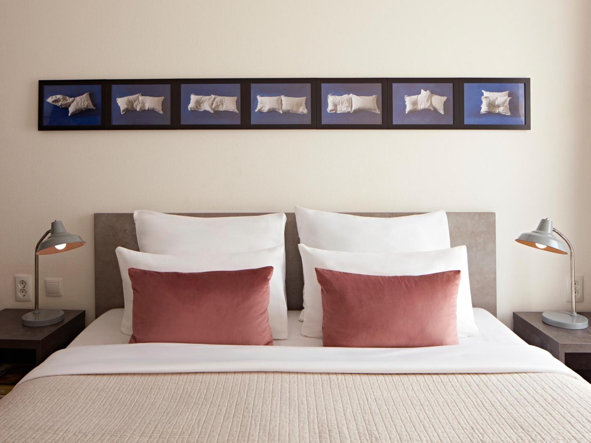 Large 2 Bedroom Apartment Sofa Bed Canal view