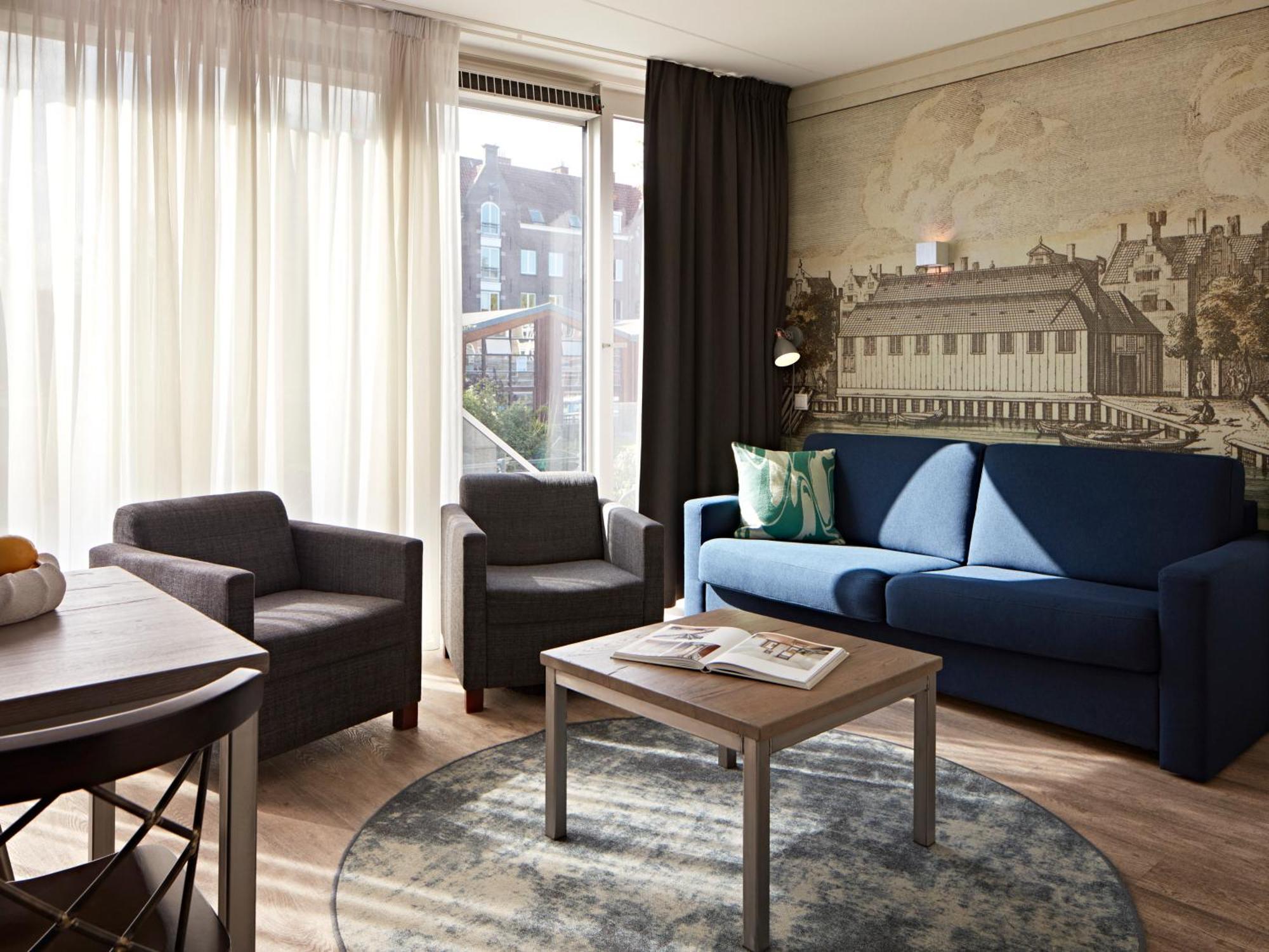 Large 2 Bedroom Apartment Sofa Bed Canal view
