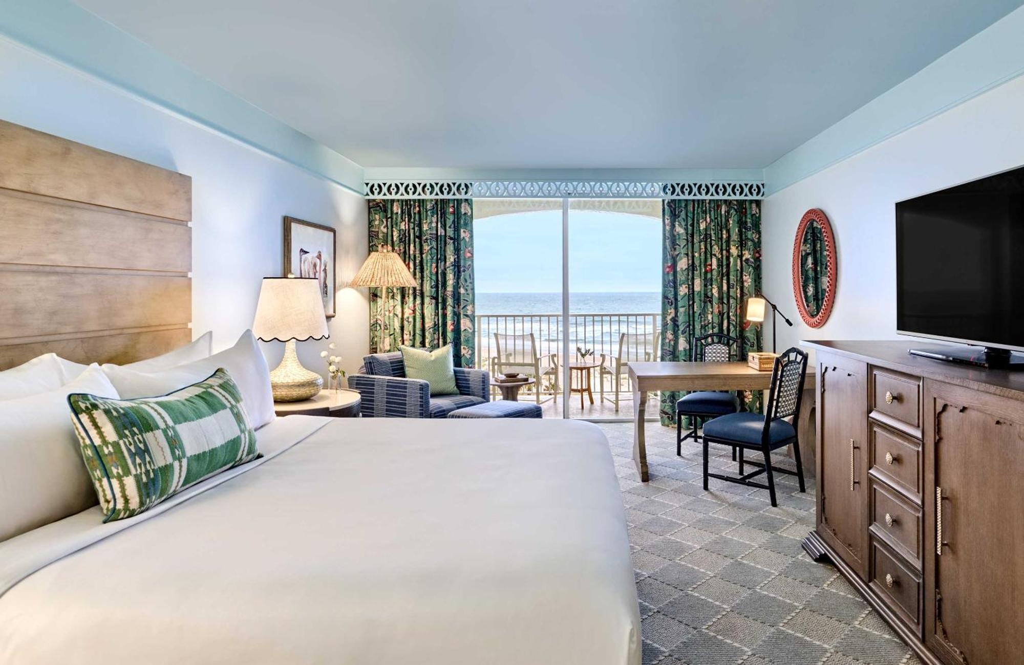 Ocean Pool View King Bed
