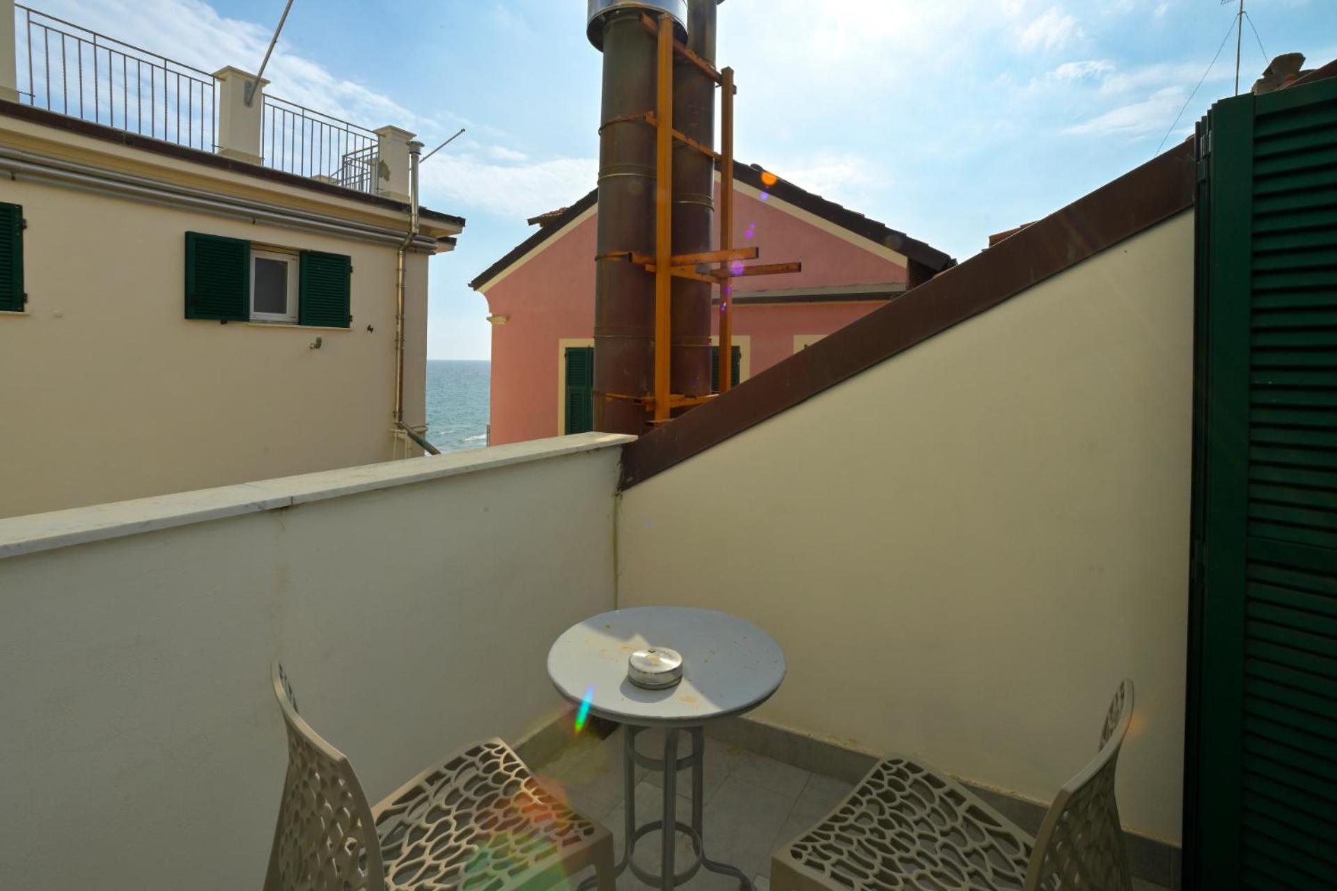 One-Bedroom Standard Apartment