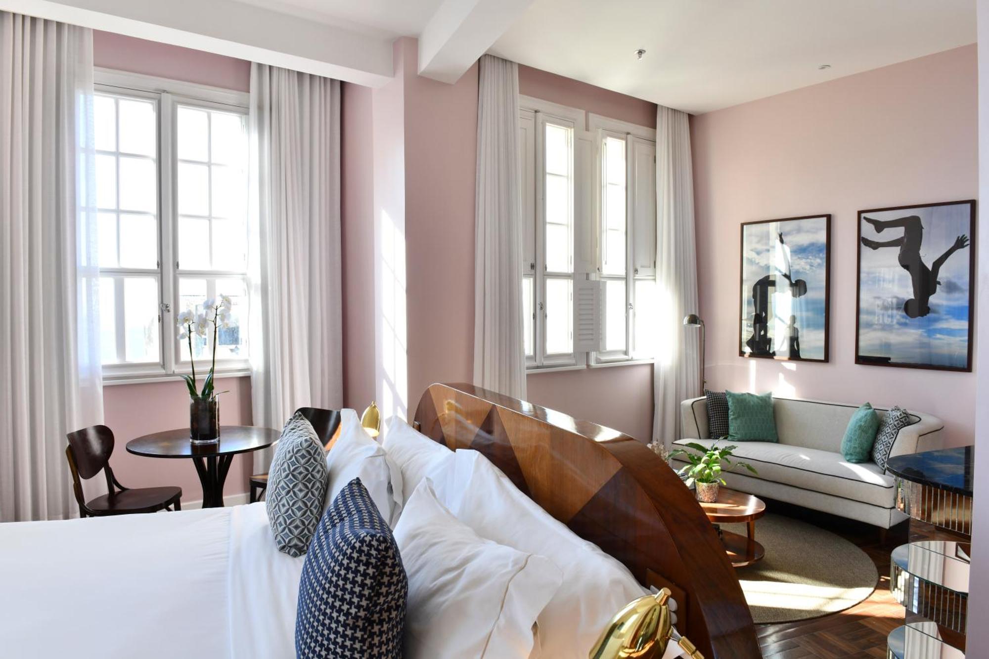 Deluxe Suite