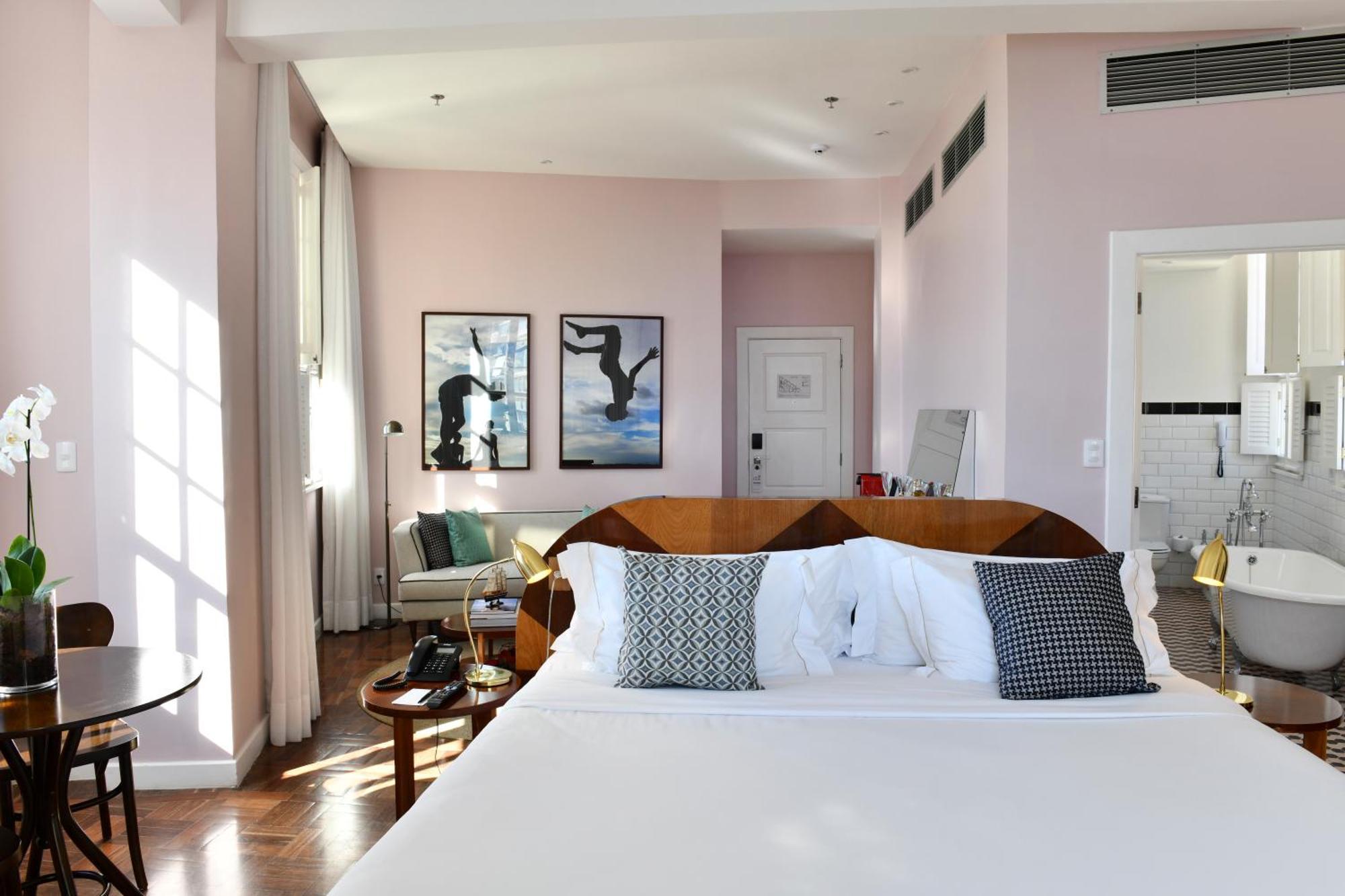 Deluxe Suite