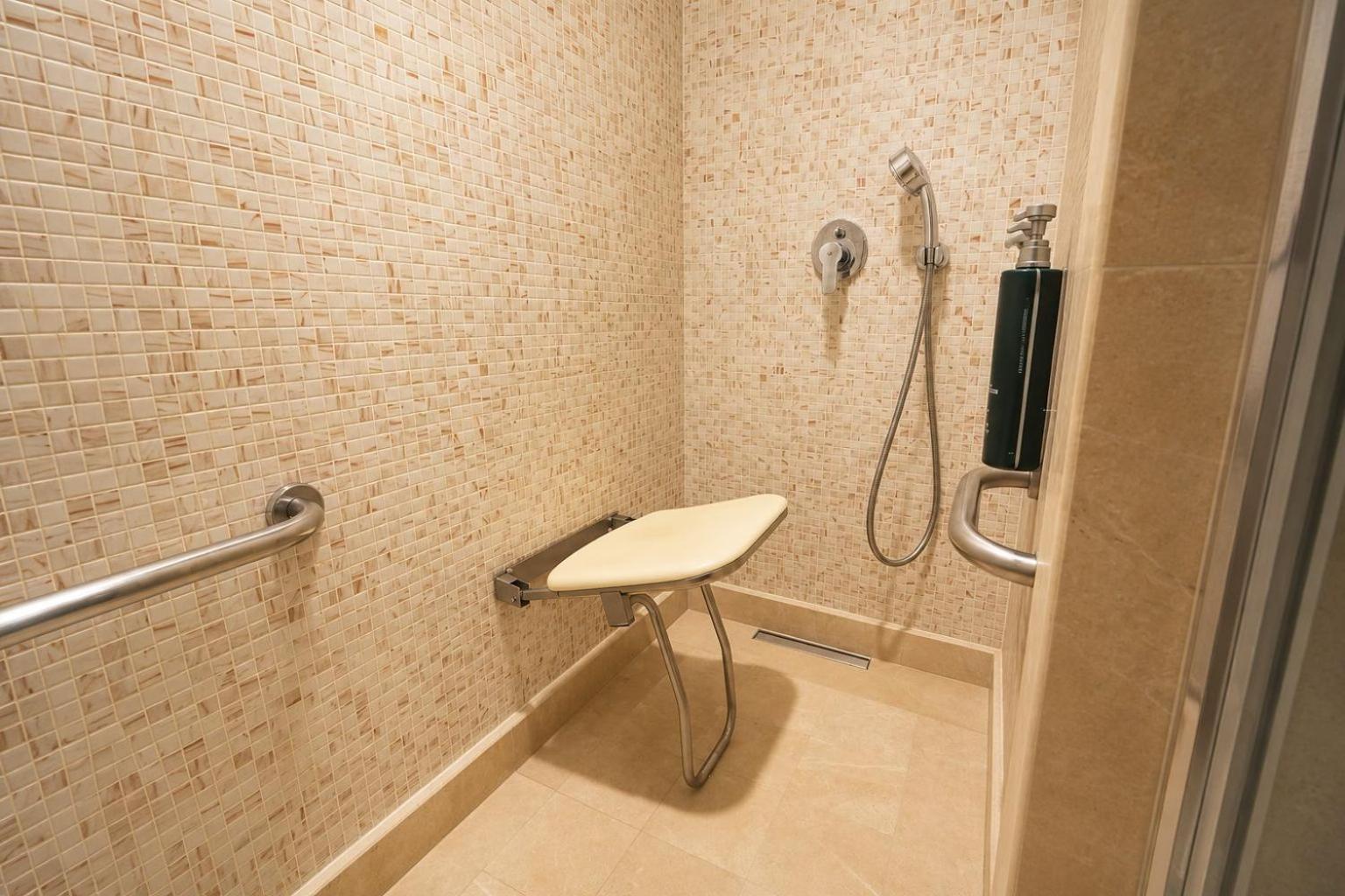 Twin Room Mobility Access