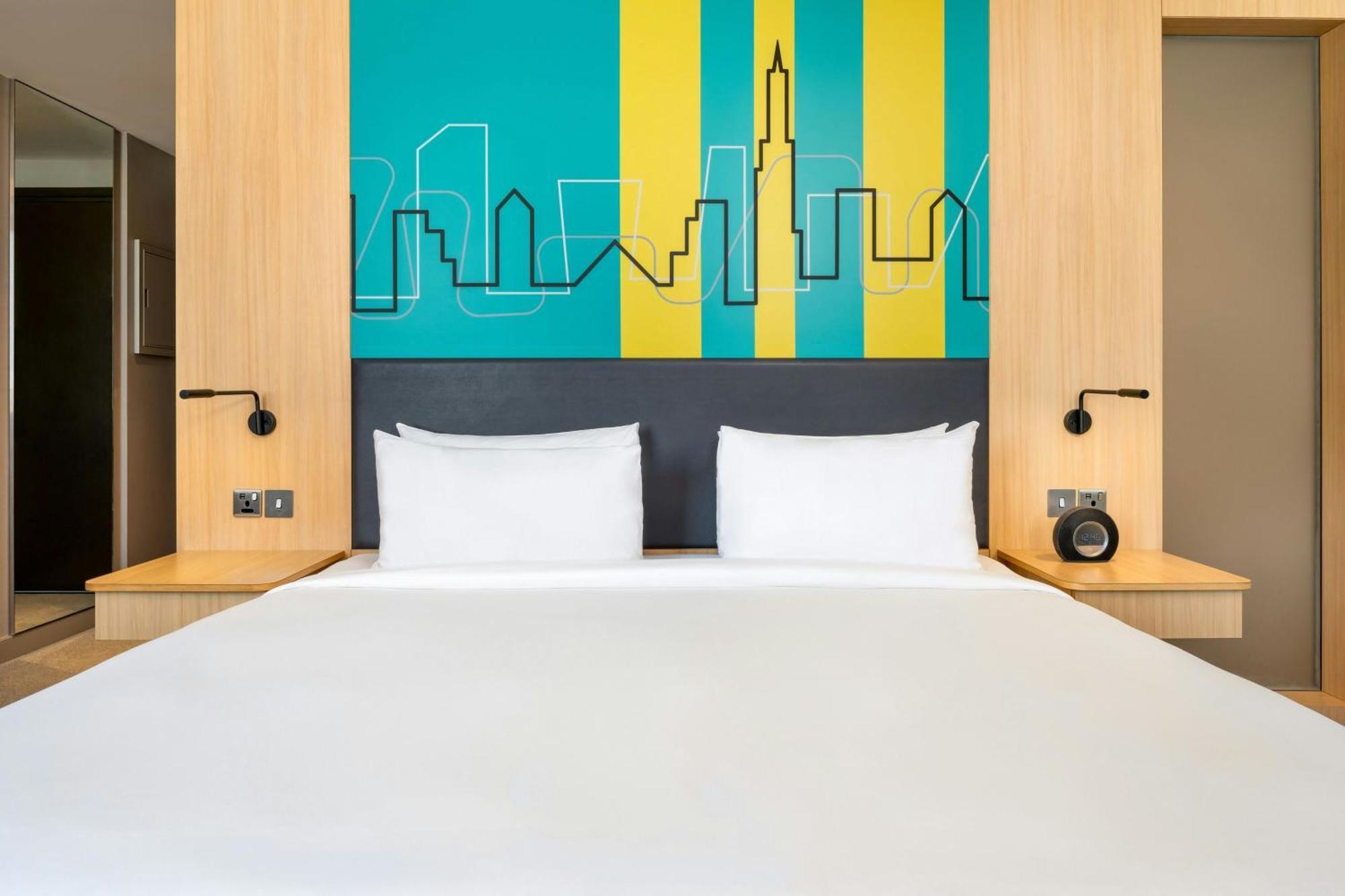 Aloft Room Guest room King City view