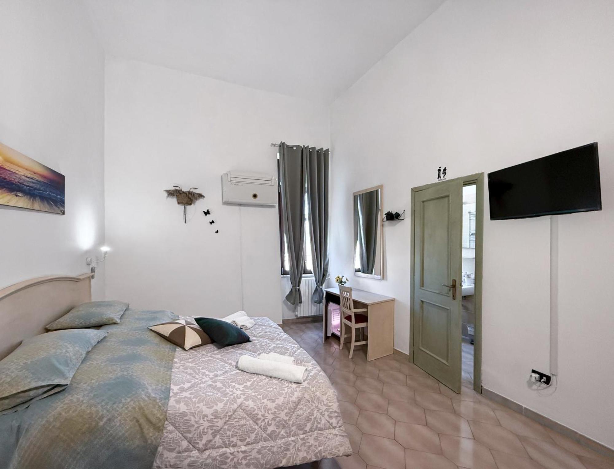 Double Room Private Bathroom