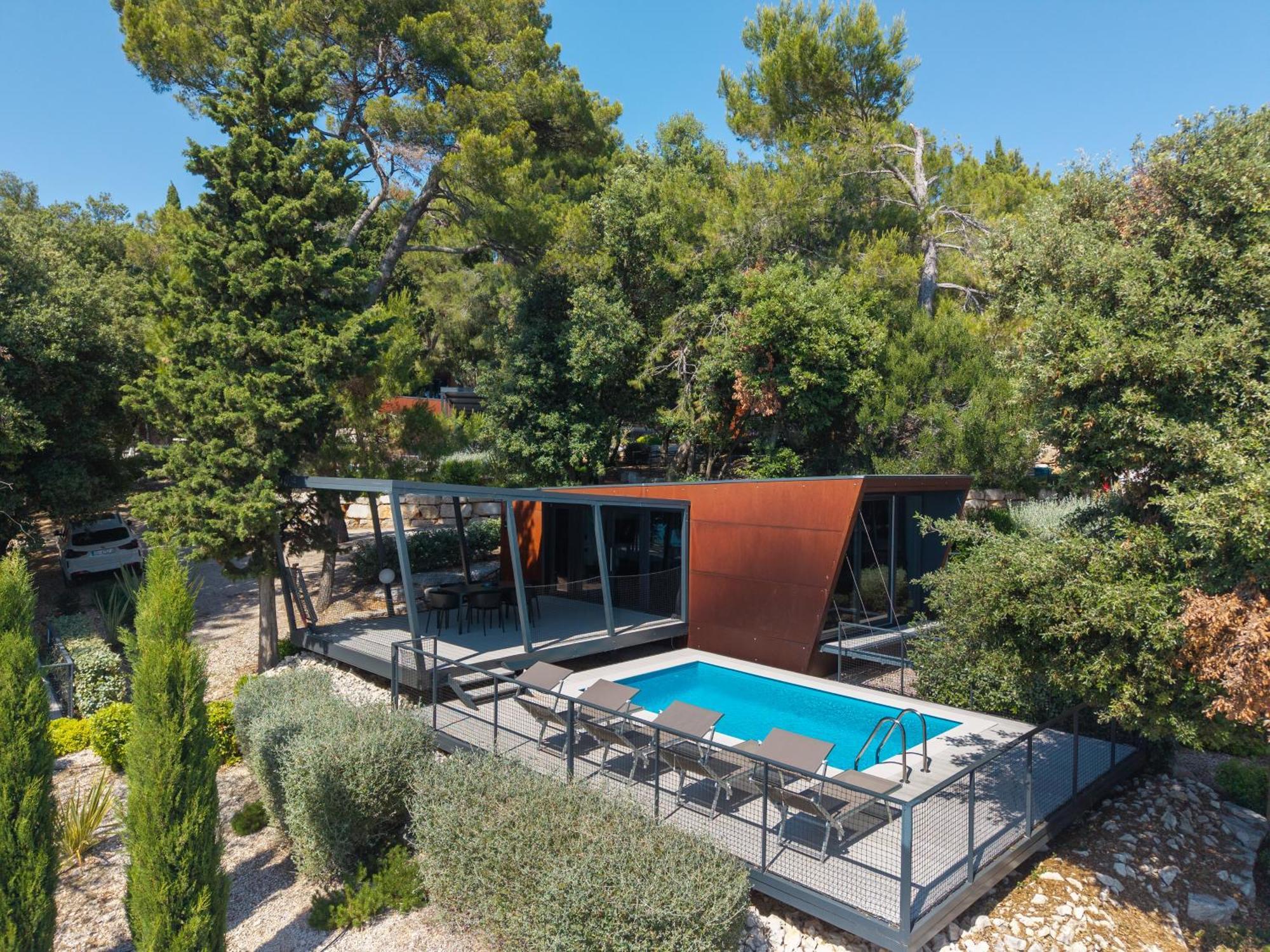 Family Holiday Home 1 module pool