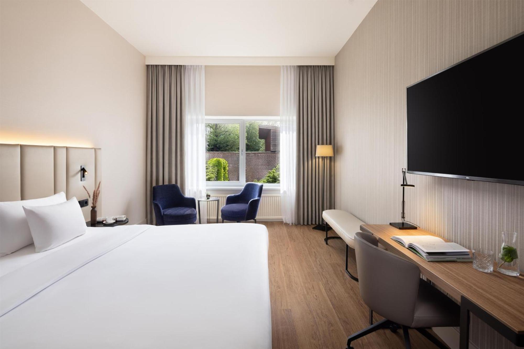 Superior Courtyard Room