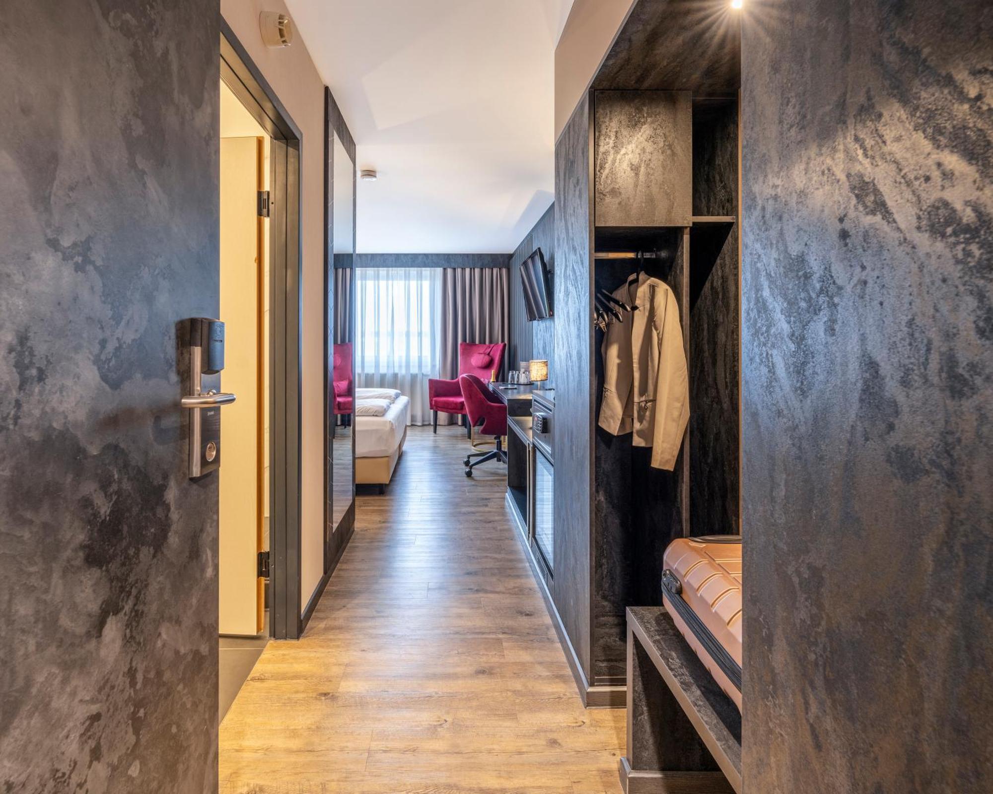 Comfort Triple Room
