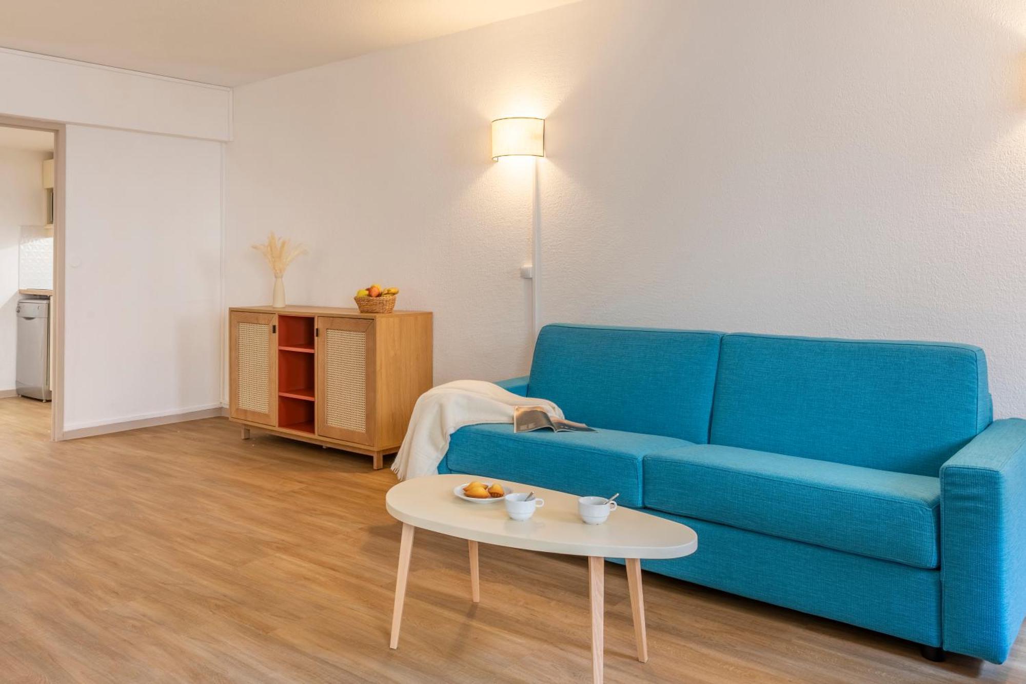 Superior One-Bedroom Apartment Sleepling Alcove Air Conditioning Balcony