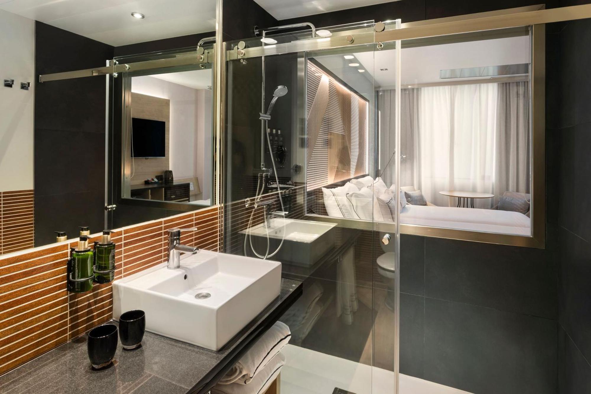 Melia Queen Room