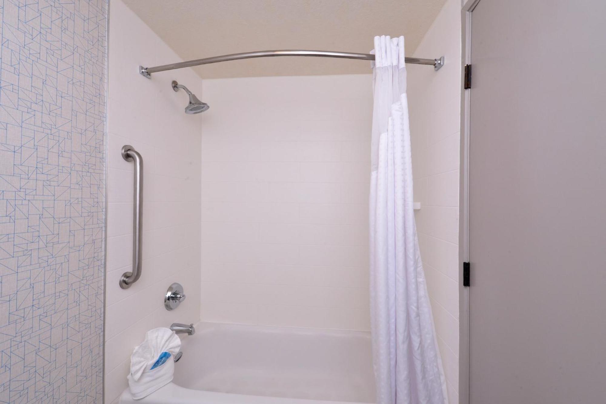 King Room with Roll-In Shower - Disability Access