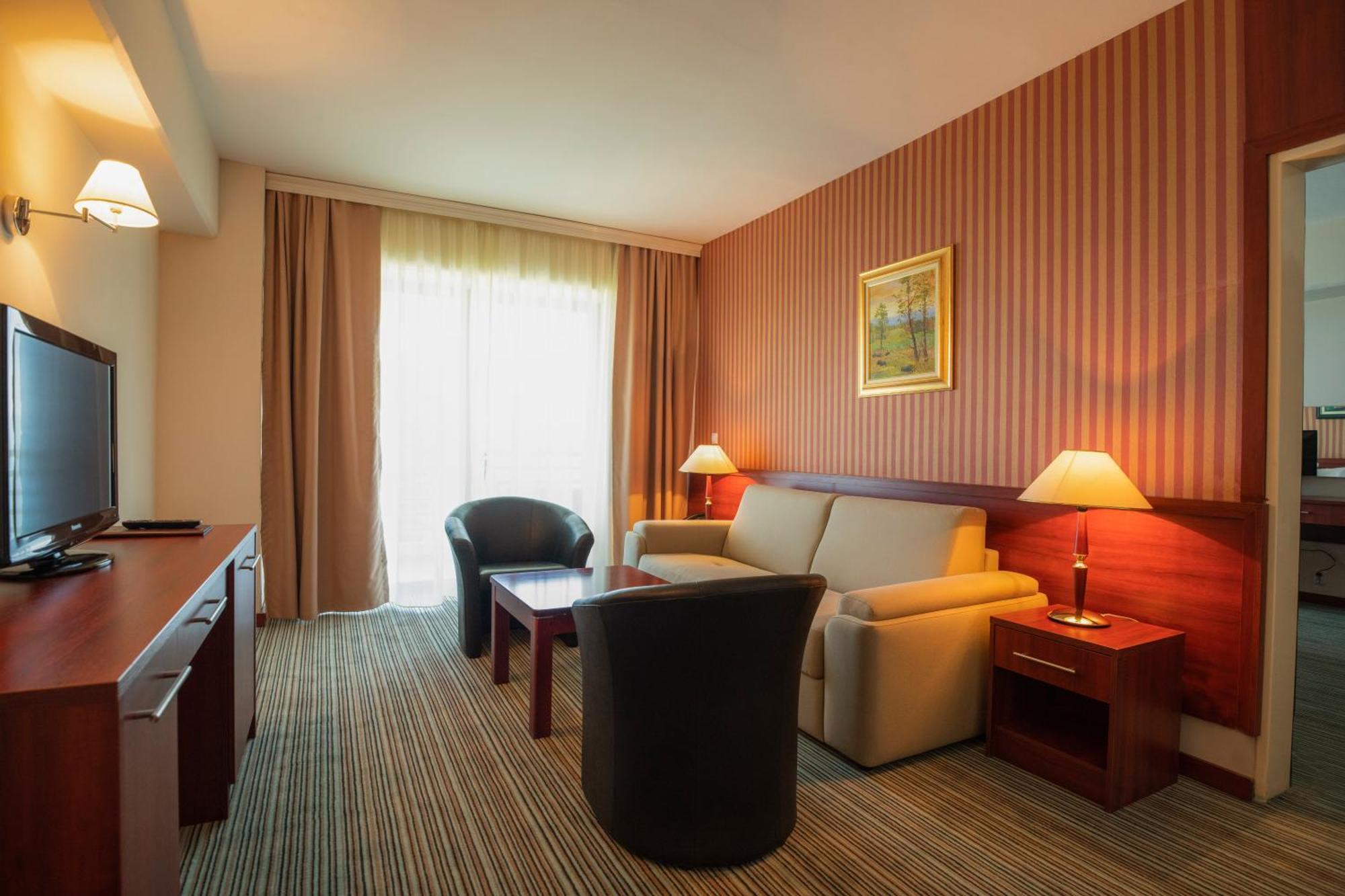 Junior Suite Lake View Balcony