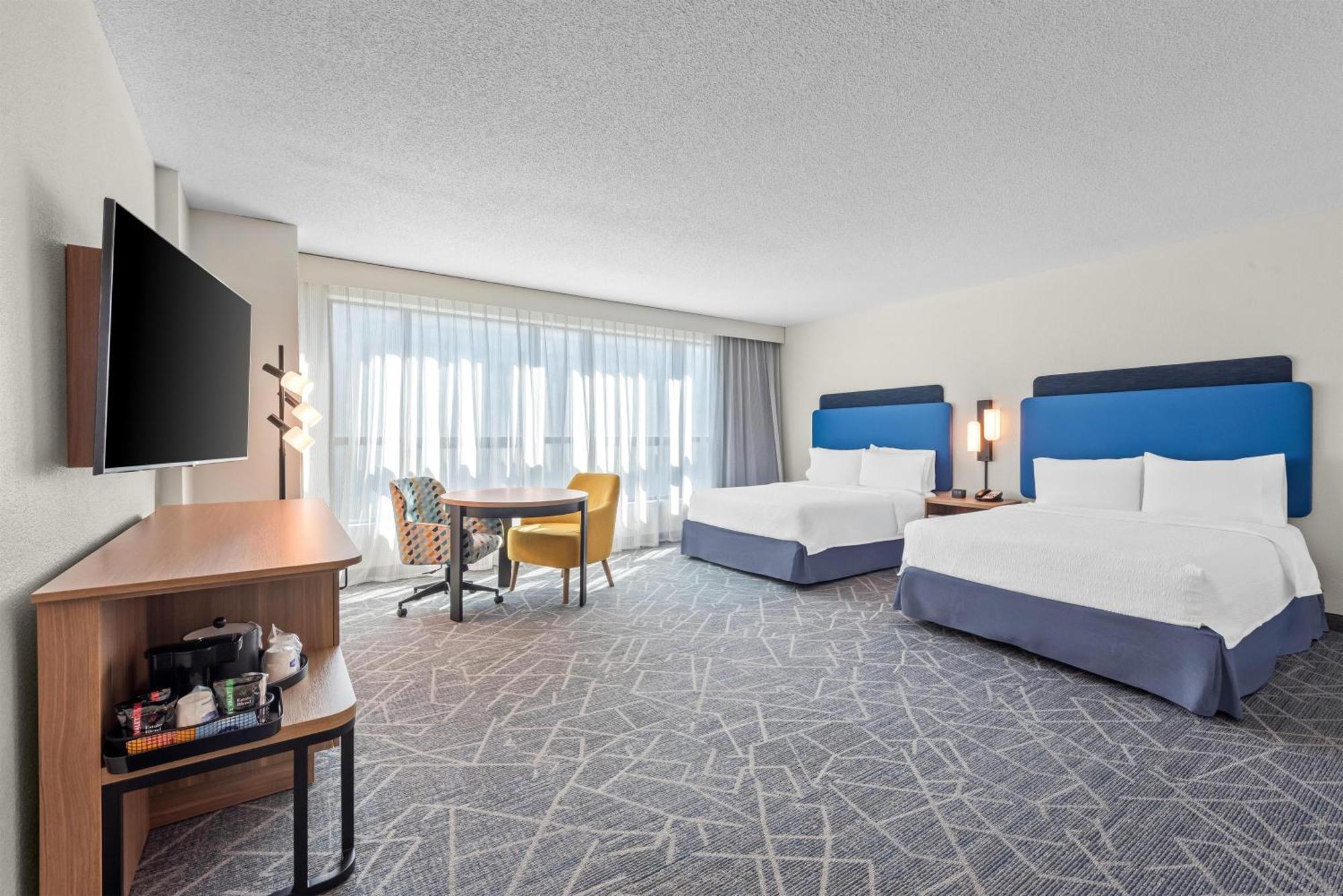 Queen Room Two Queen Beds Roll Shower Mobility Hearing Access or Non-Smoking