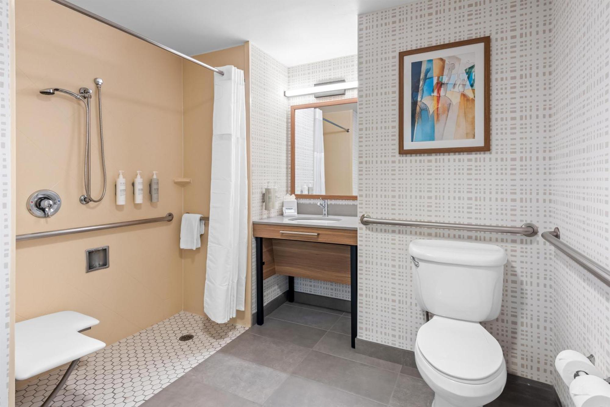 Queen Room Two Queen Beds Roll Shower Mobility Hearing Access or Non-Smoking