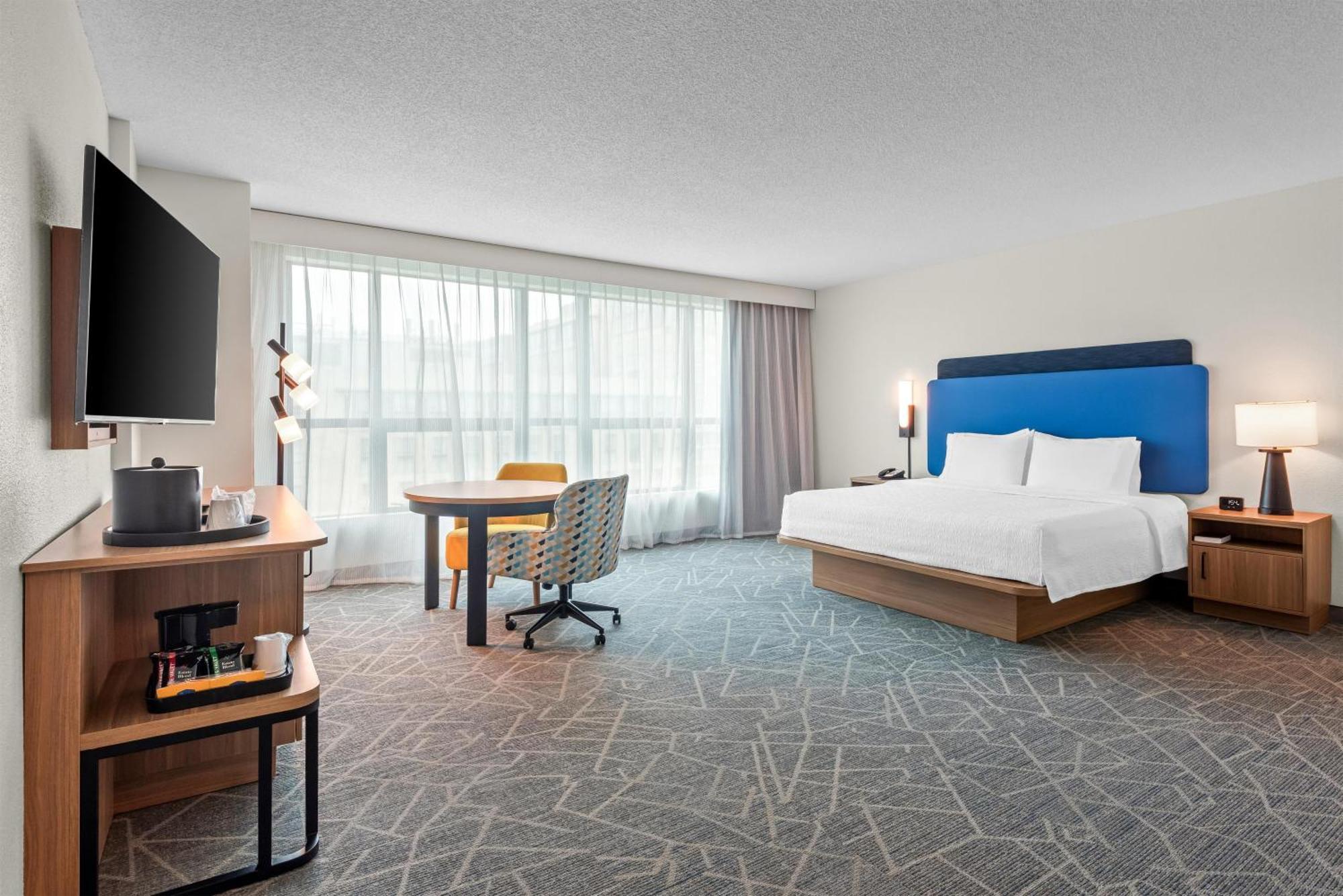 King Room Roll Shower Mobility Hearing Access or Non-Smoking