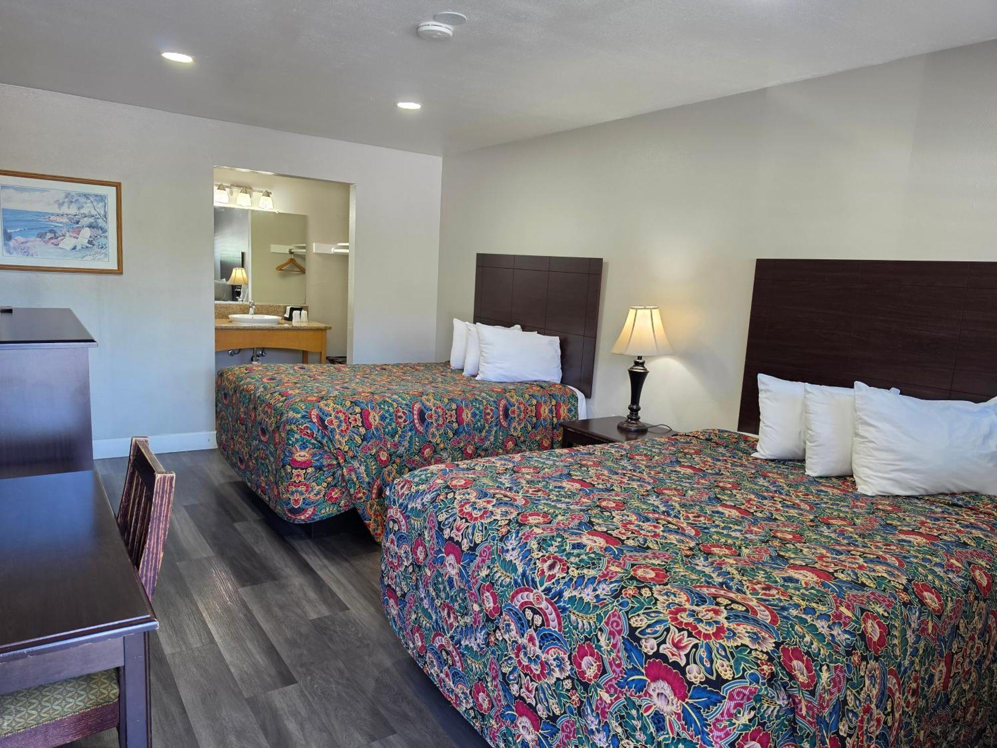 Standard Queen Room Two Queen Beds
