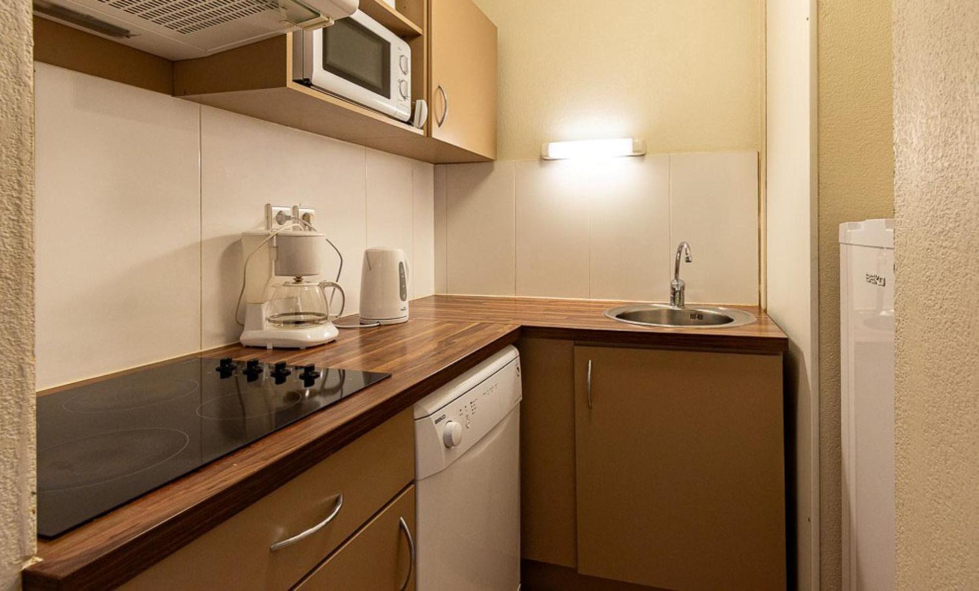 One-Bedroom Apartment Cabin