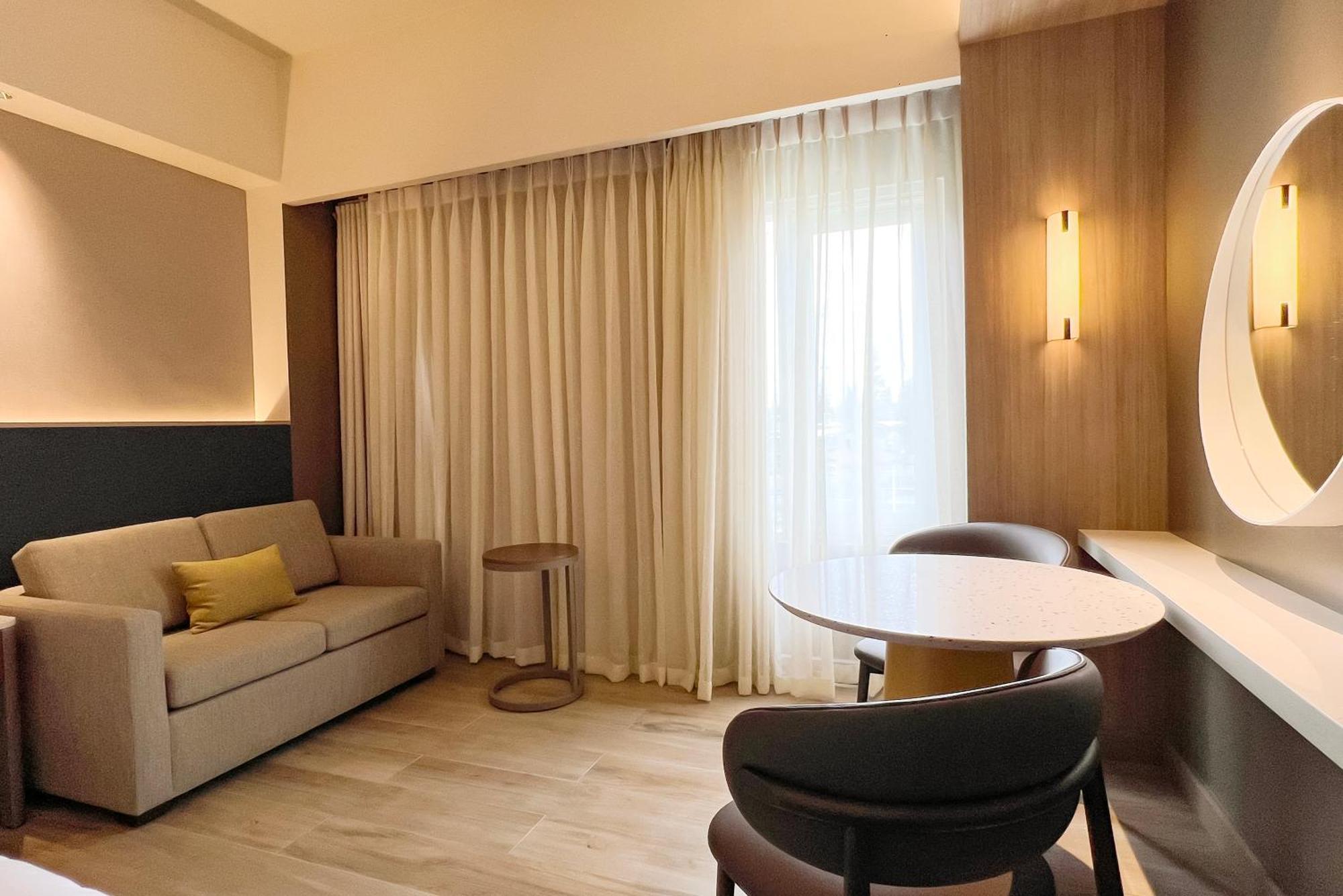 Deluxe Queen Room