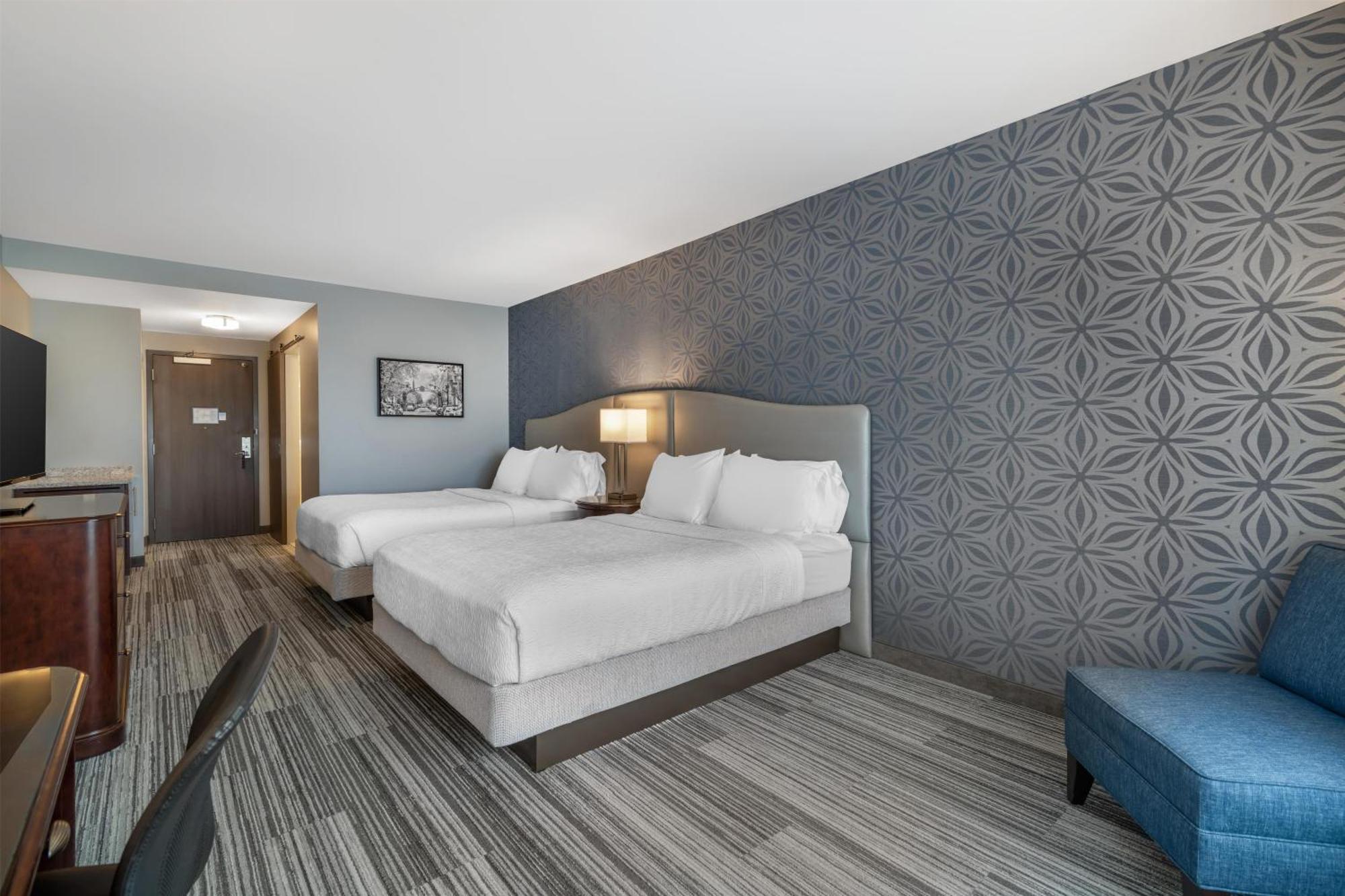 Larger Queen Room Two Queen Beds Non-Smoking