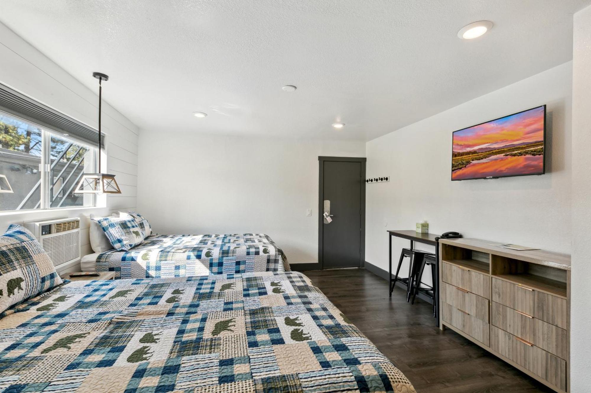 Queen Suite Two Queen Beds