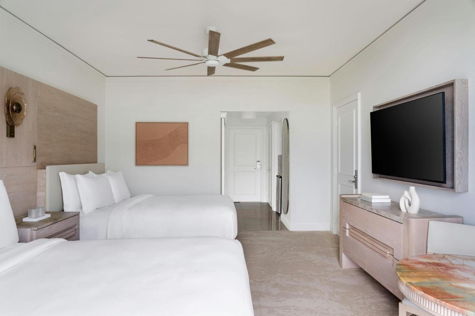 Studio Two Queen Beds