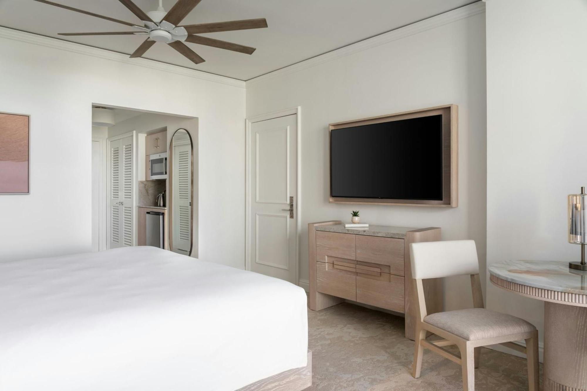 Studio Two Queen Beds