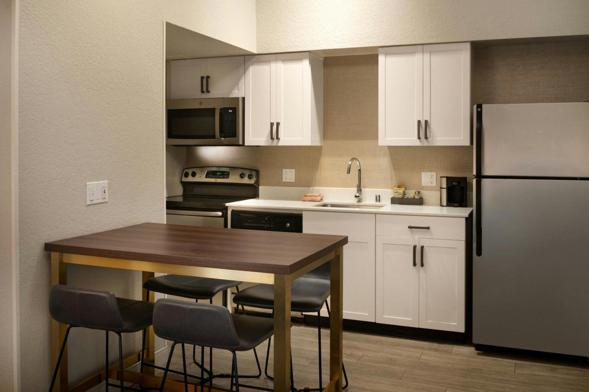 Bi-Level One-Bedroom Loft Suite