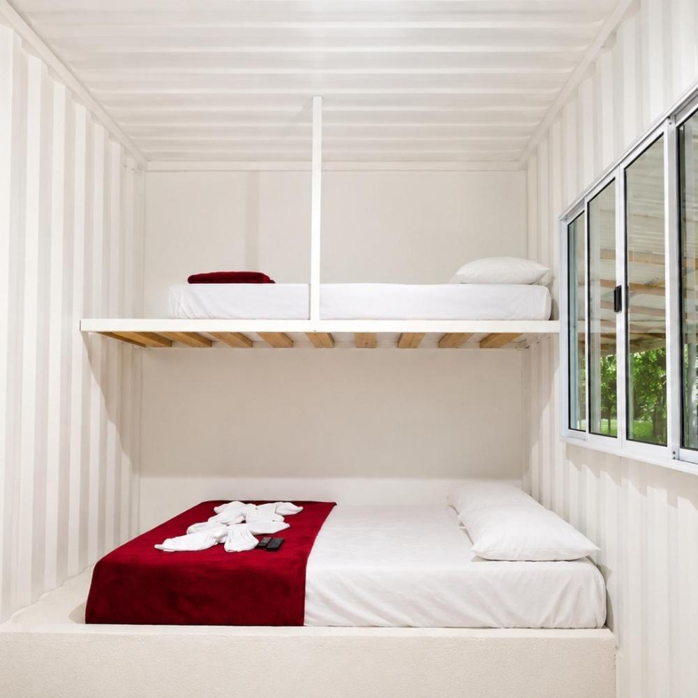 Simple Suite Container