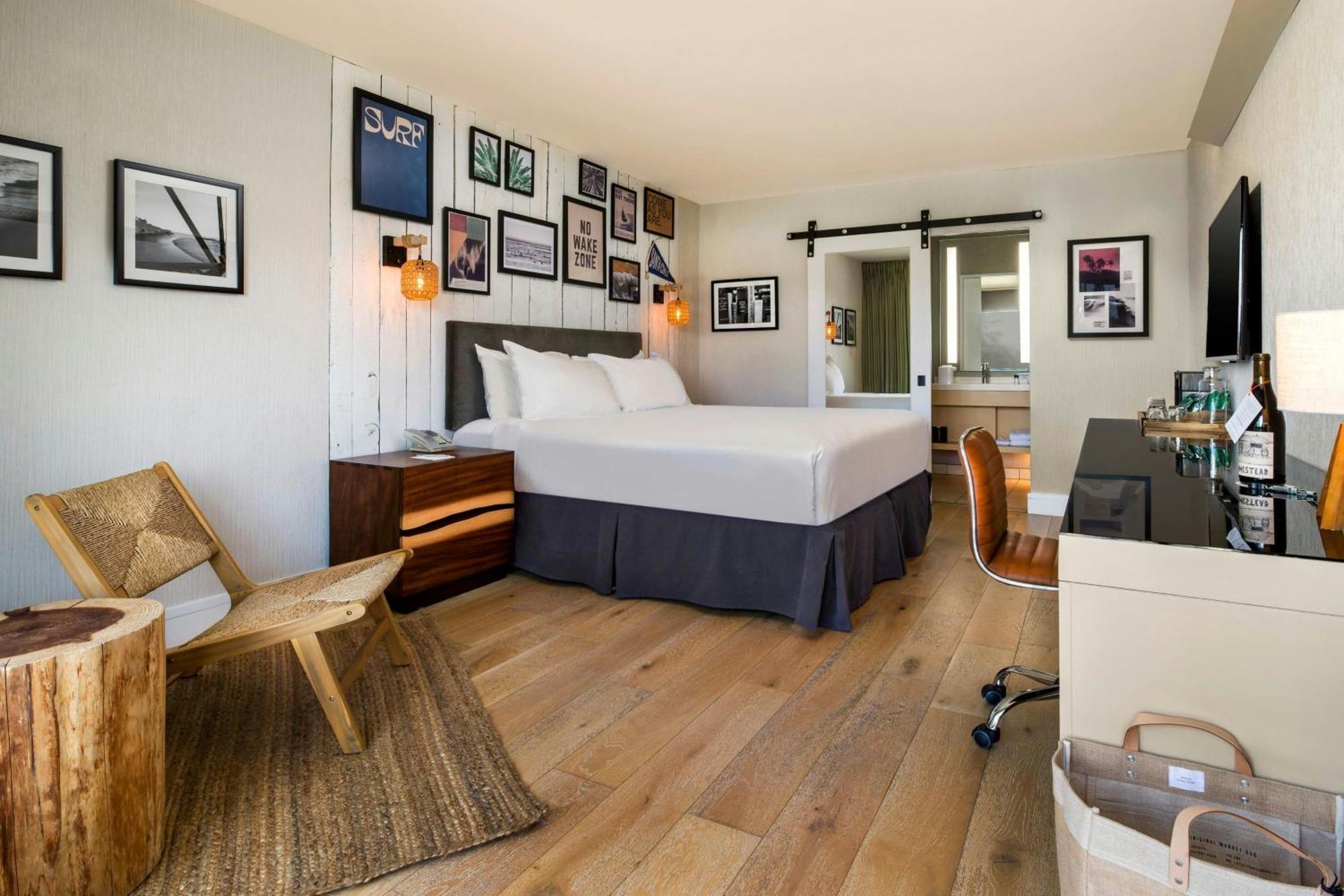 Guest Room 1 King Bed