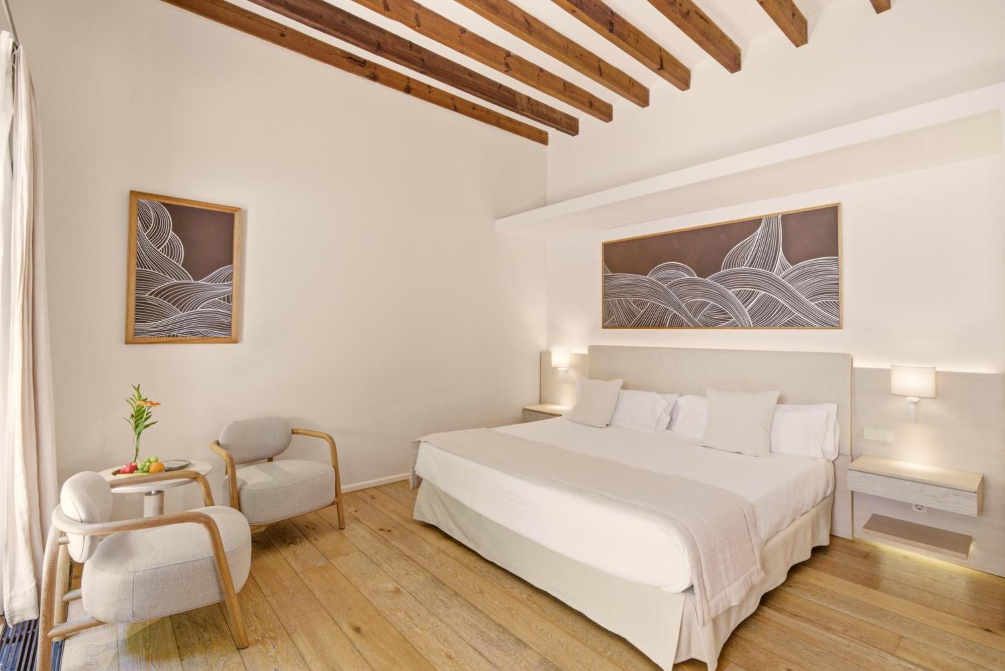 Deluxe Double Room Private Courtyard