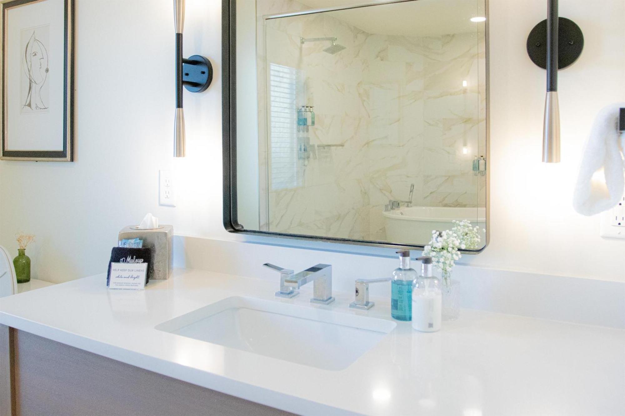 One-Bedroom Premium King Suite
