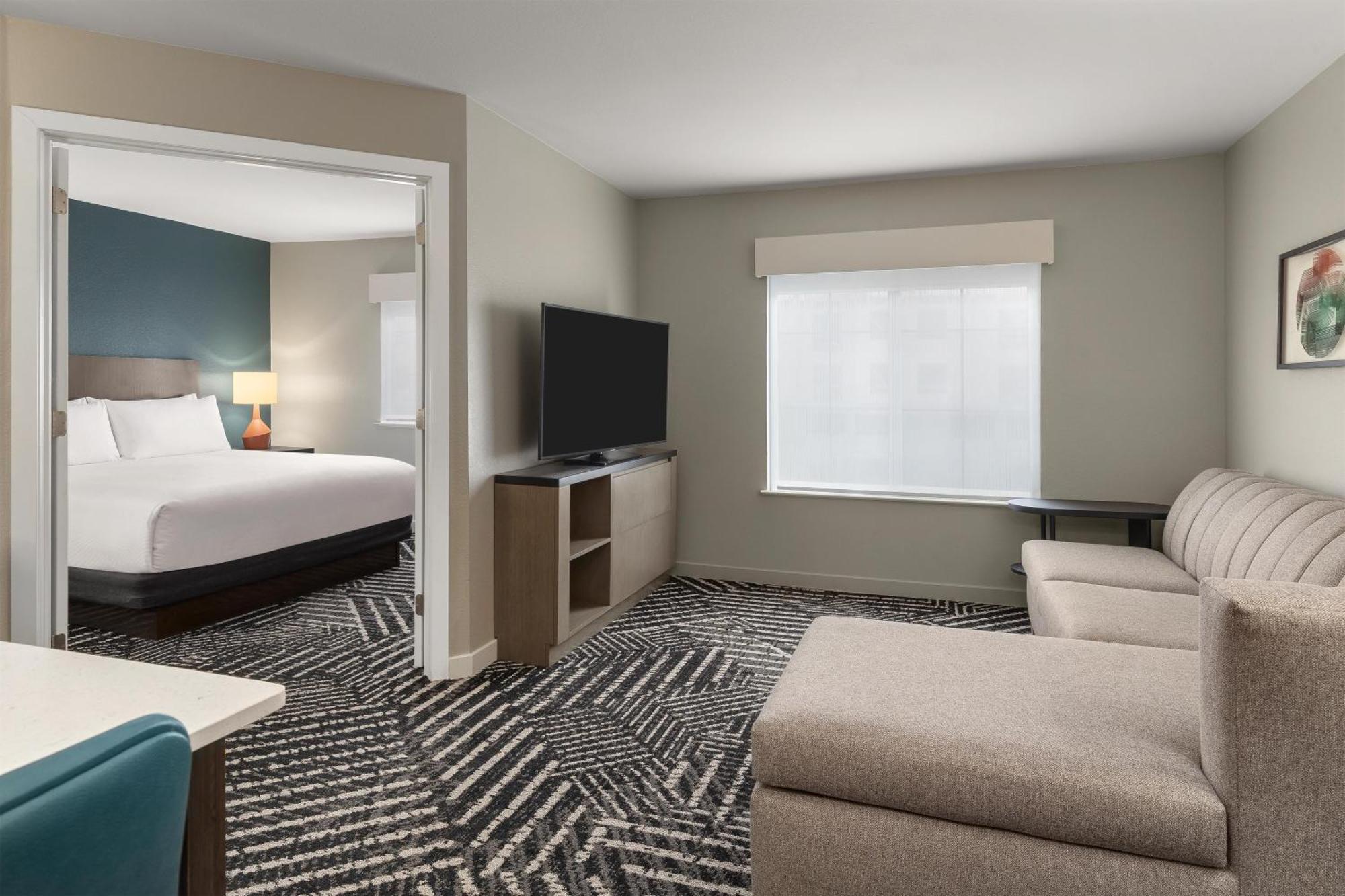 One-Bedroom King Suite