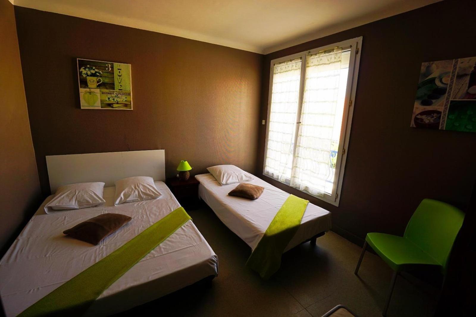 Chambre Triple avec Salle de Bains Privative