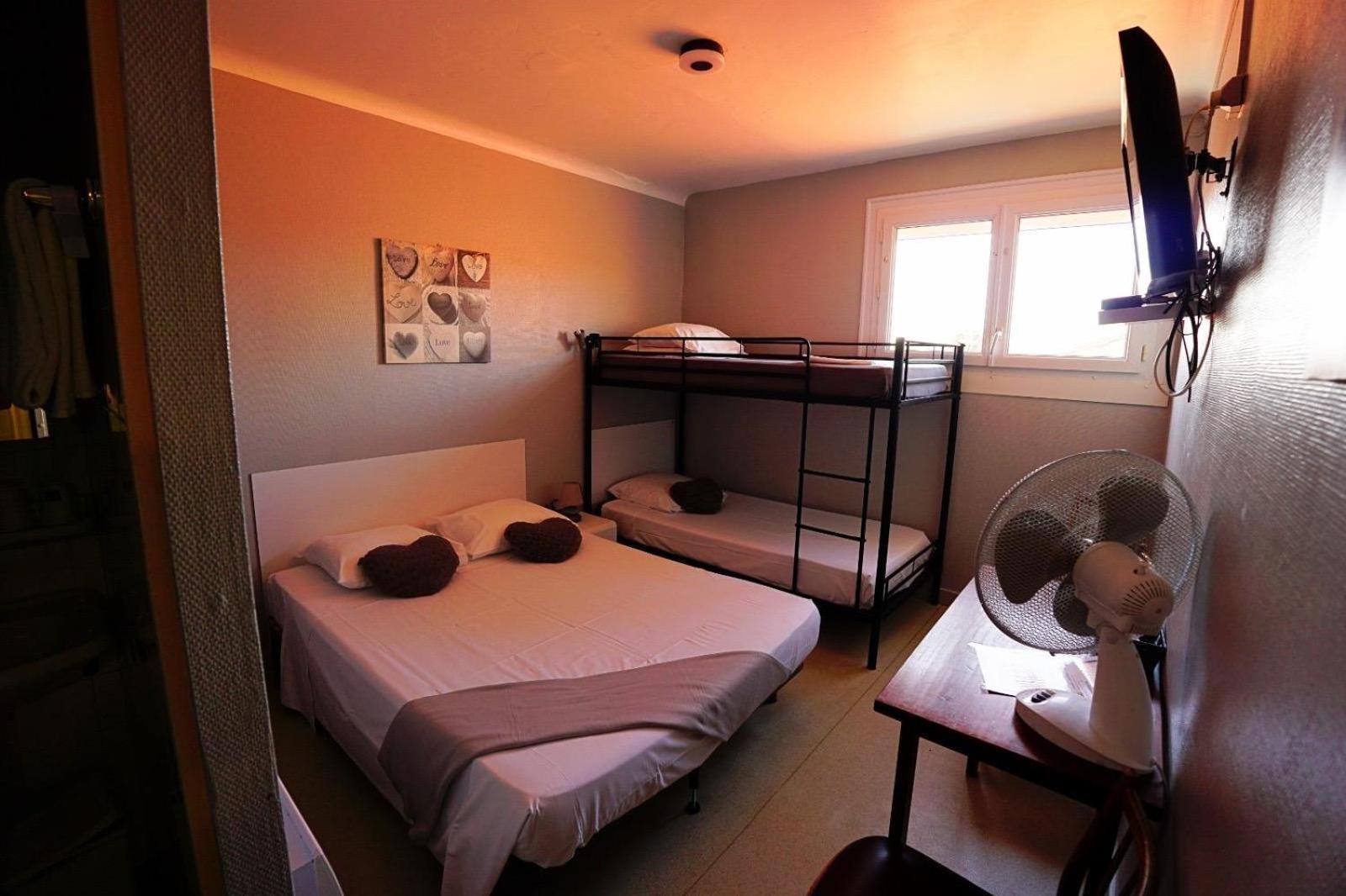 Chambre Quadruple avec Salle de Bains