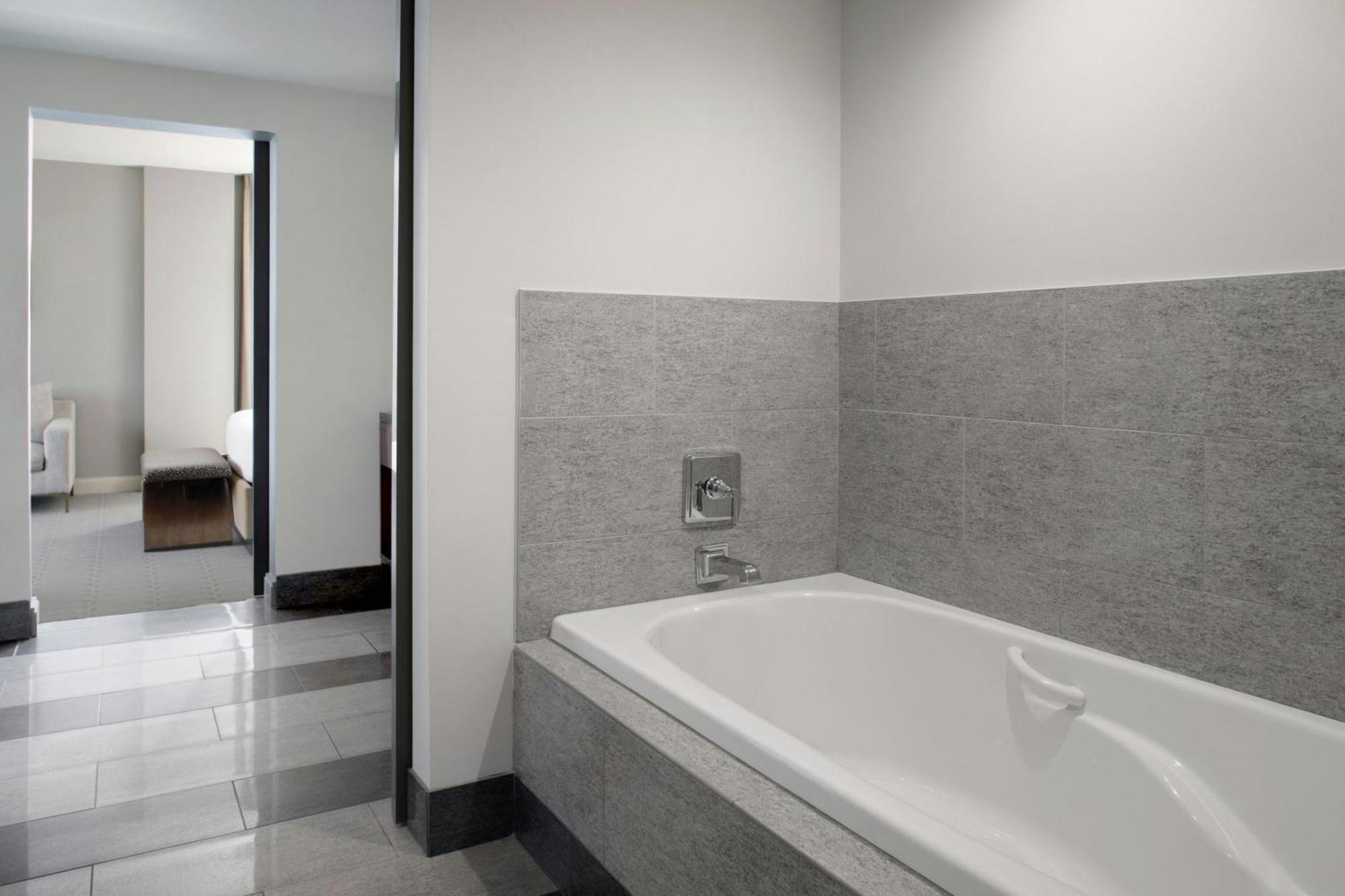 Ambassador Suite City View
