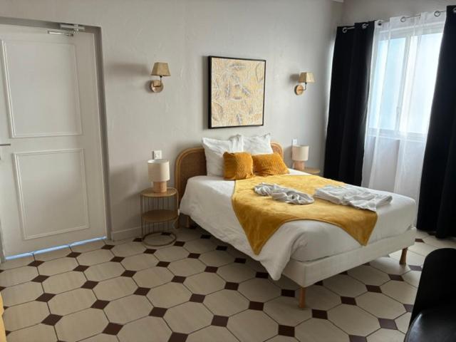 Chambre Triple - Accessible aux Personnes à Mobilité Réduite