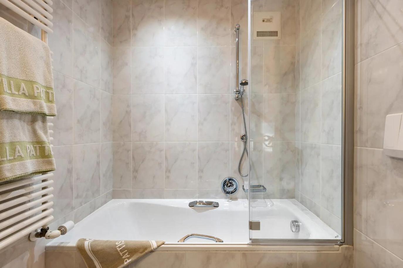 Quadruple Room Private Bathroom