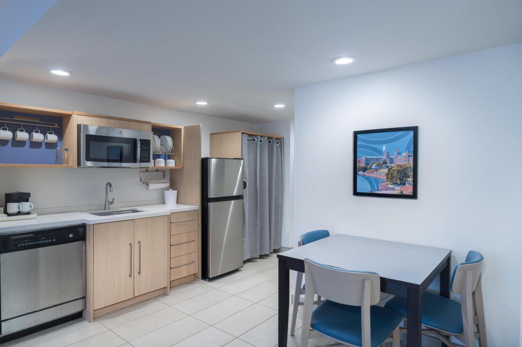 One-Bedroom King Suite Non-Smoking