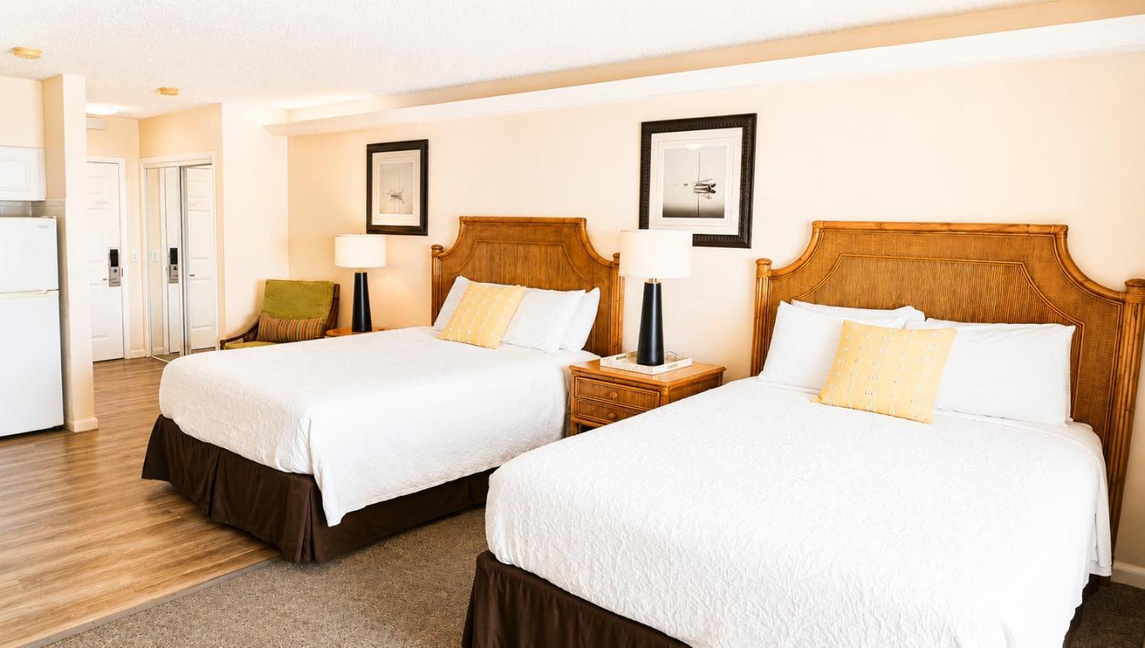 2 Queen Beds Beachview