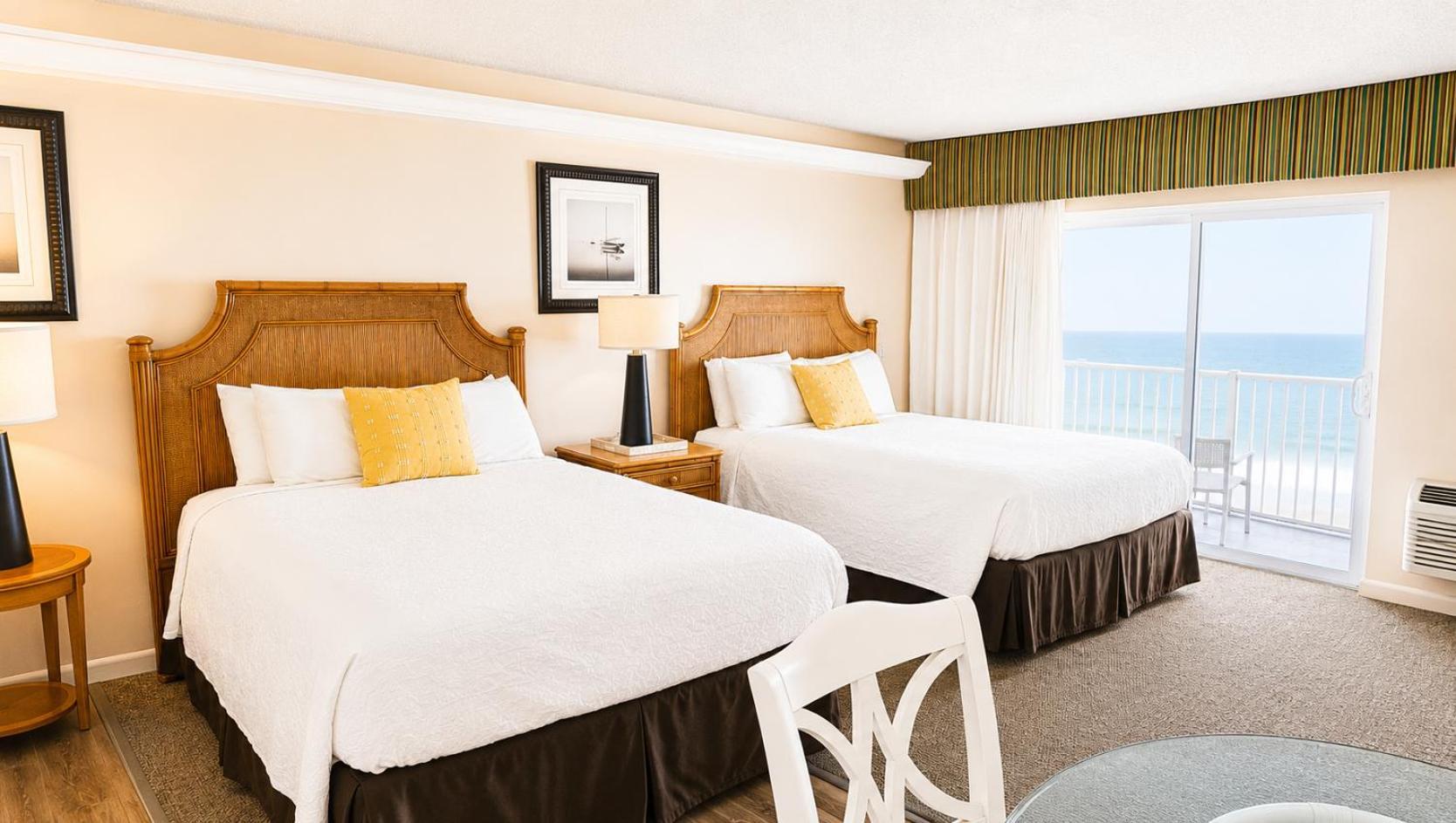 2 Queen Beds Beachview