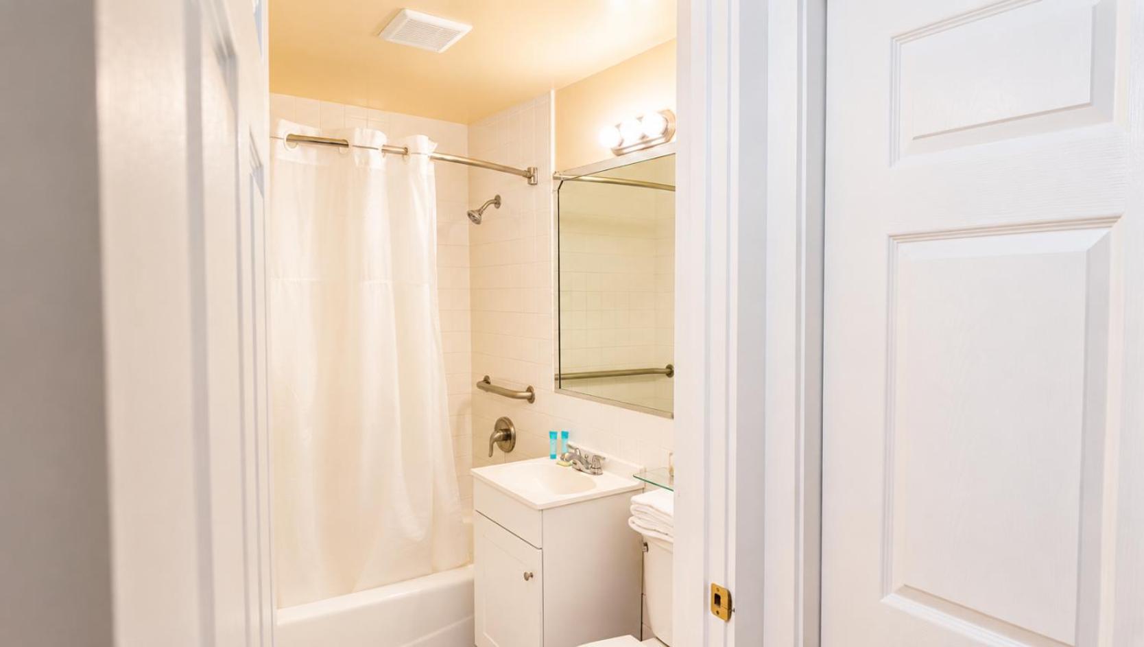 2 Queen Beds Efficiency