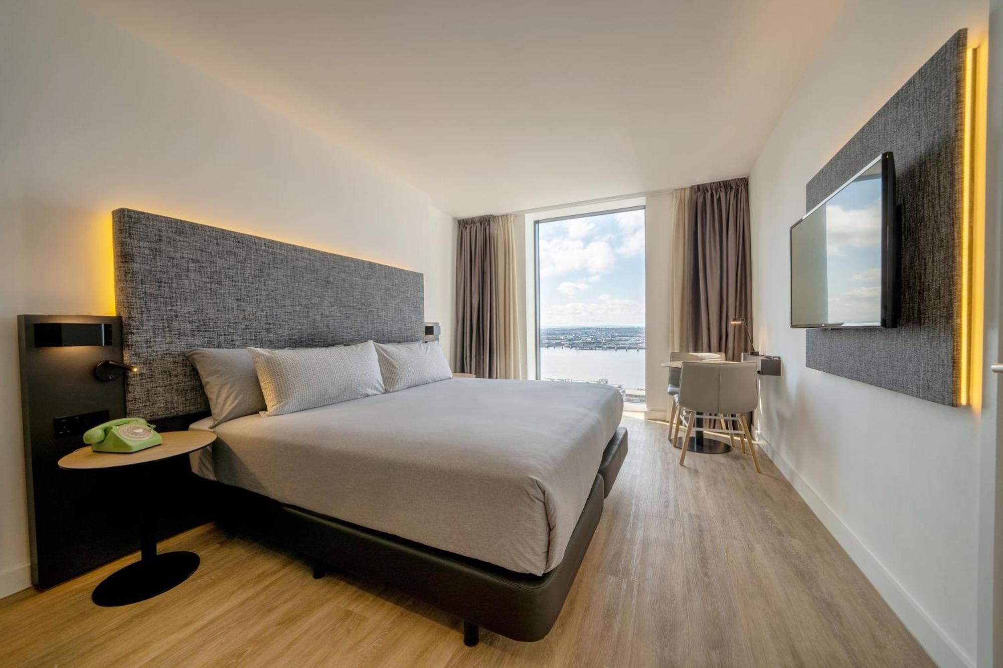 Habitación Innside con vistas al río