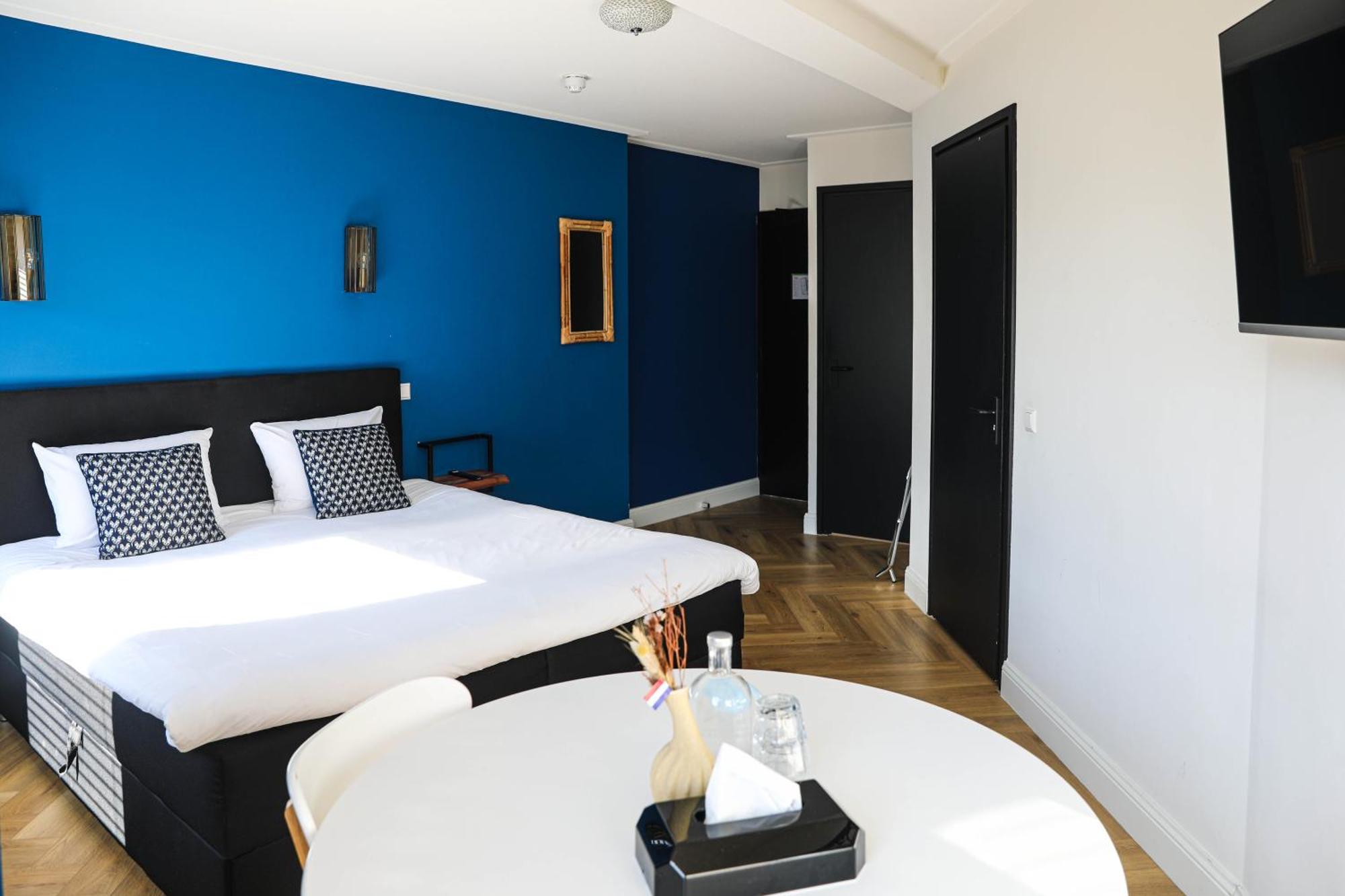 Deluxe King Suite