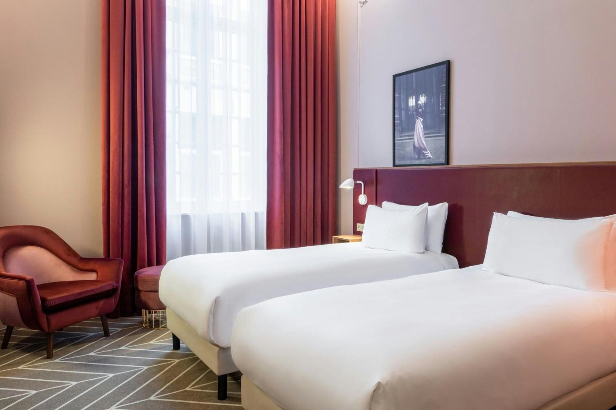 Emerald Twin Guest Room