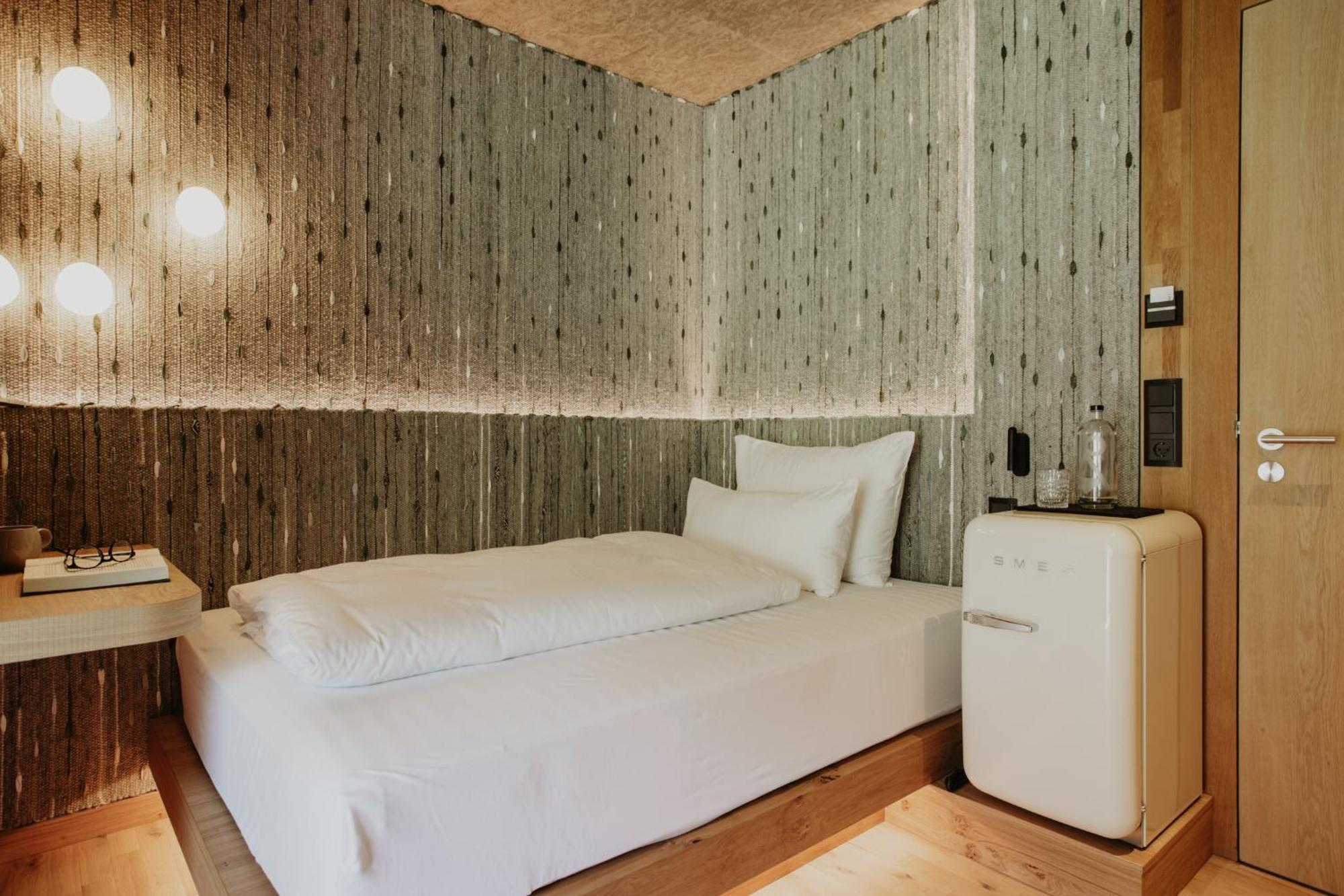 Single Room Balcony